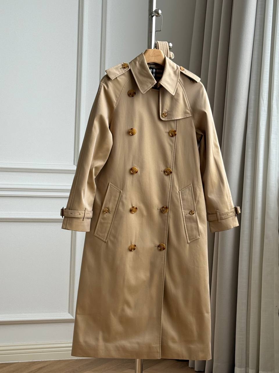 Burberry Long Waterloo Heritage Trench Coat