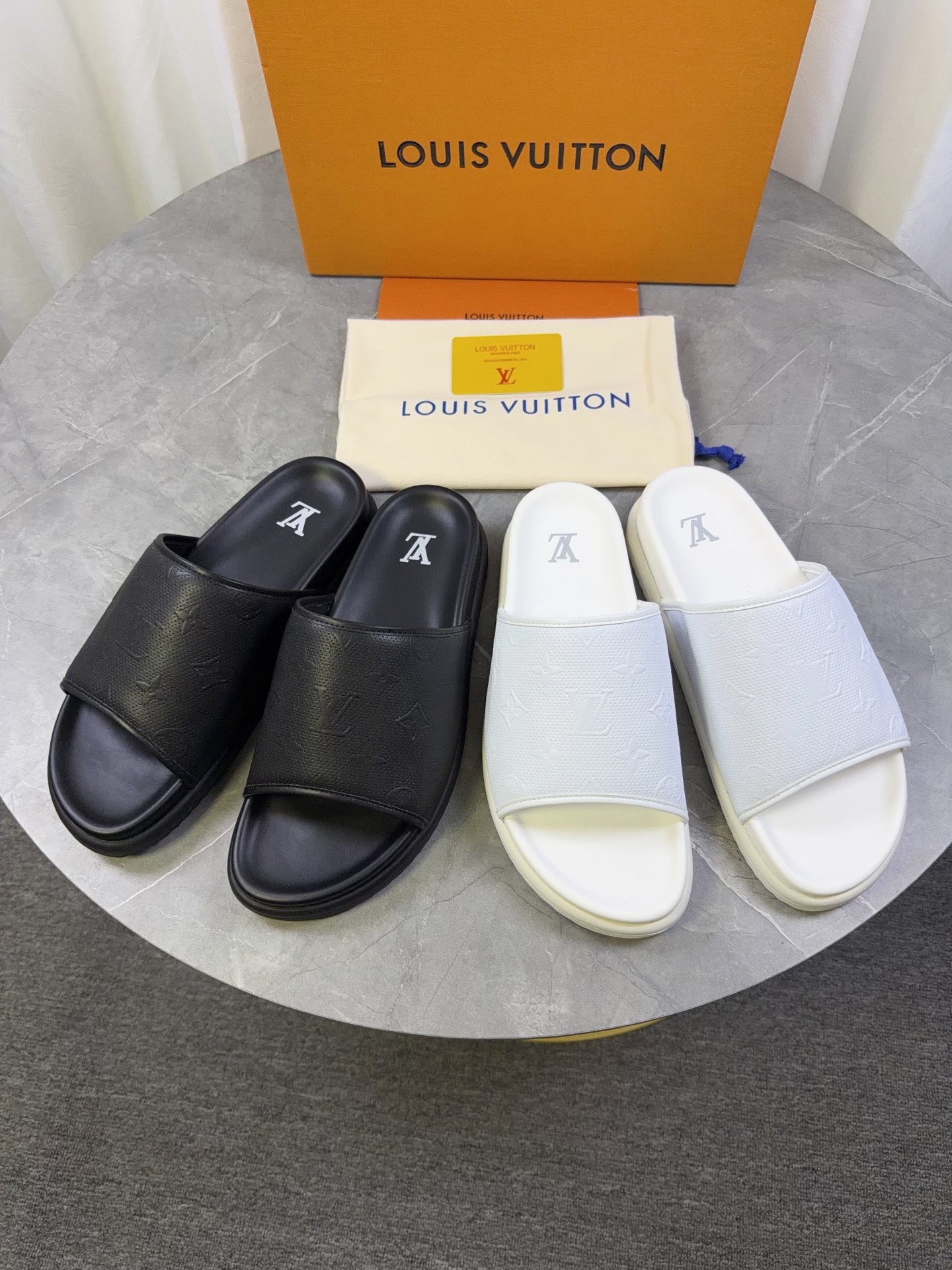 LV 23ss Slipper