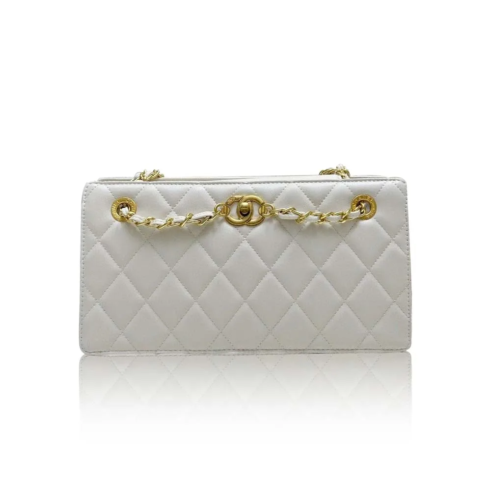 Chanel HandBag Made From Leather With Chain