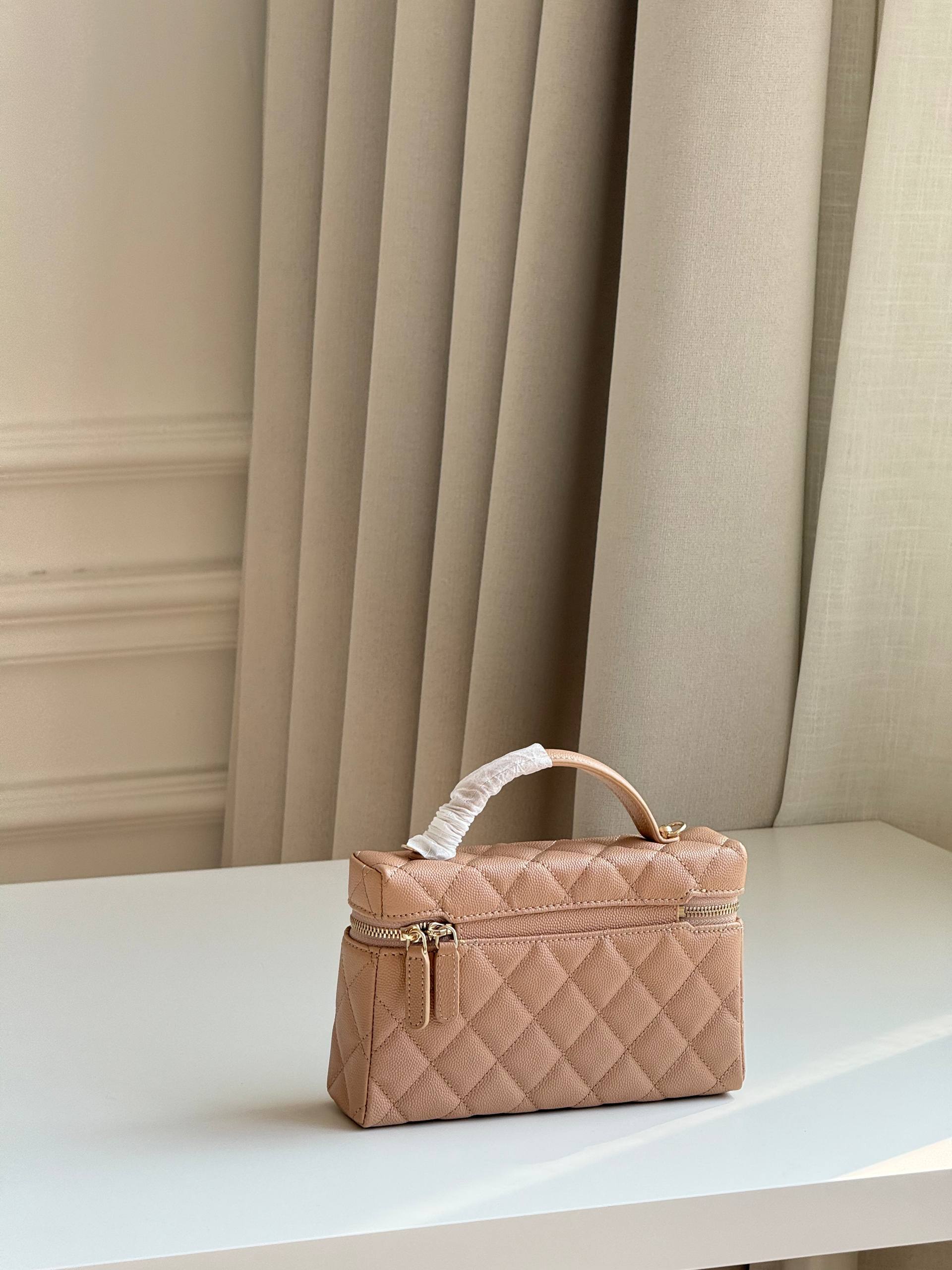 CHANEL Quilted Caviar Leather Long Vanity Case with Top Handle (Nude Beige