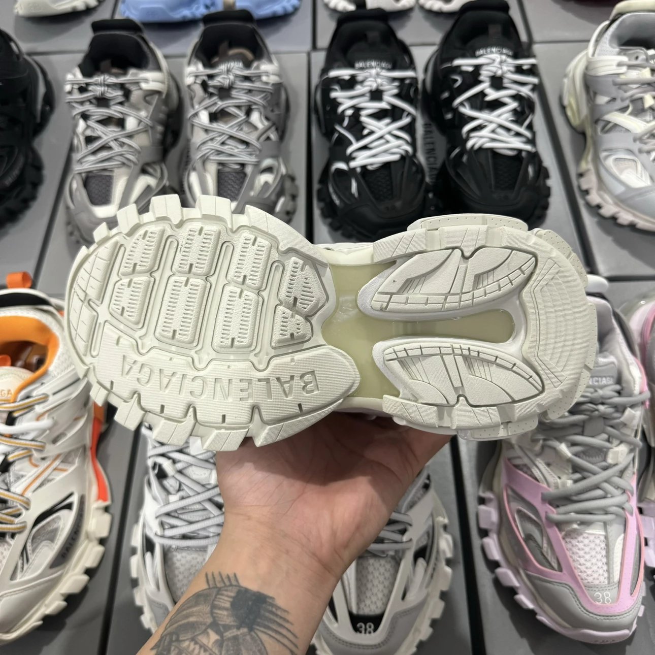 LED 1:1 Best Quality Balenciaga Track Shoes White Color