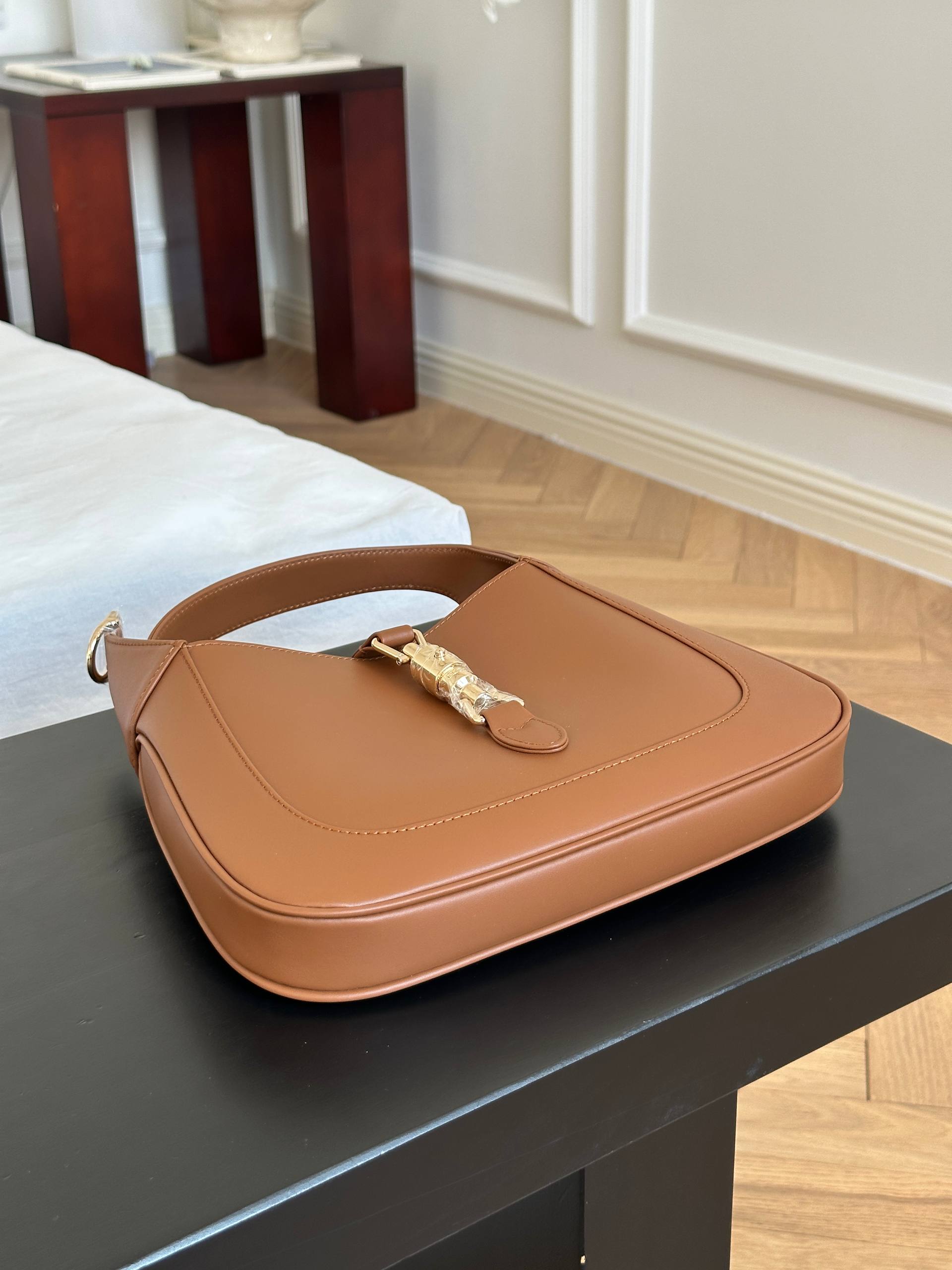 Gucci Jackie 1961 Small Caramel Smooth Leather Hobo Bag with Web Strap