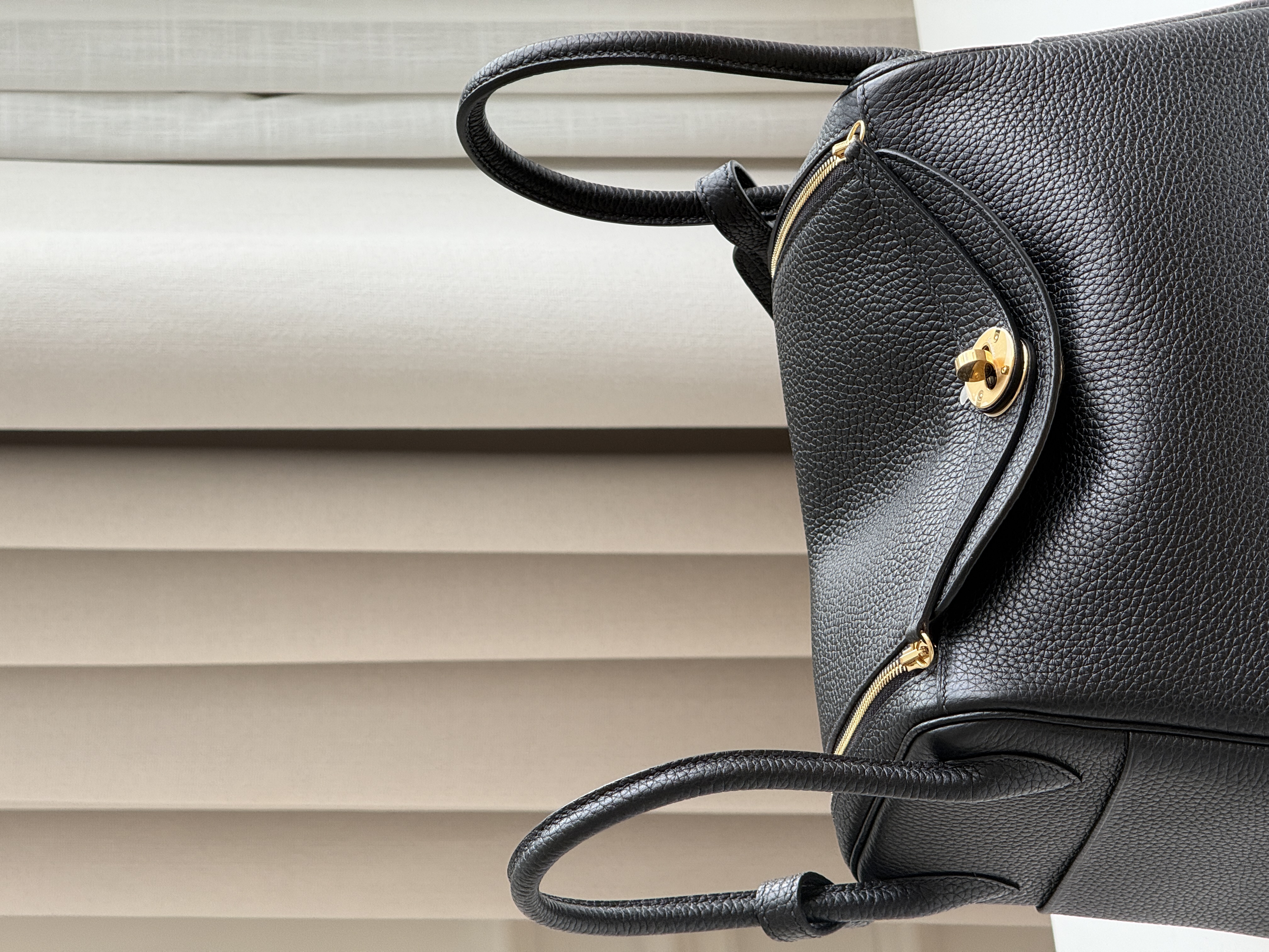 Black & Gold Icon | Hermès Lindy 26 Bag
