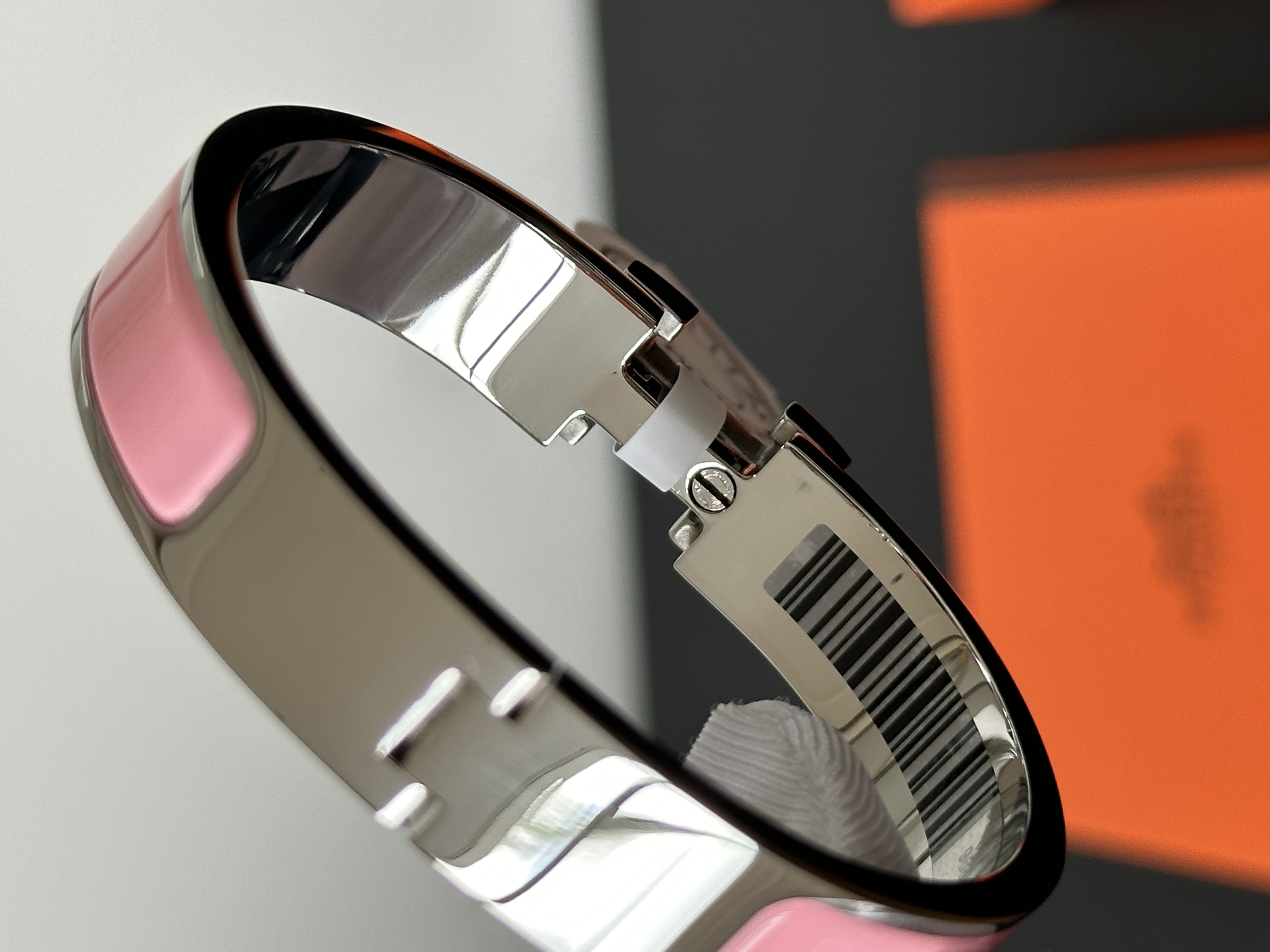 Hermès Light Pink Enamel Silver Narrow H Buckle Bangle Bracelet