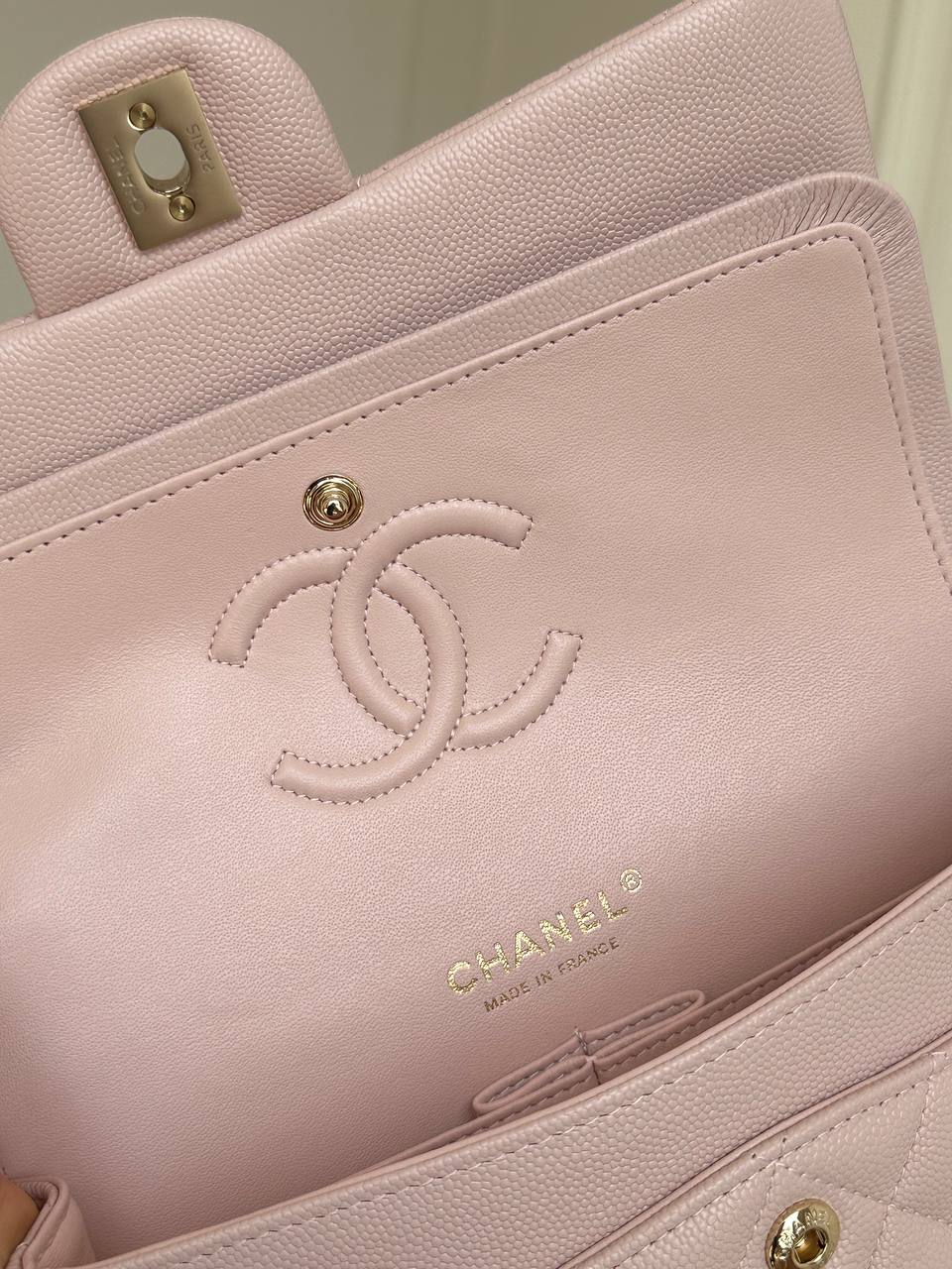 CHANEL Classic Flap (CF) Medium Handbag