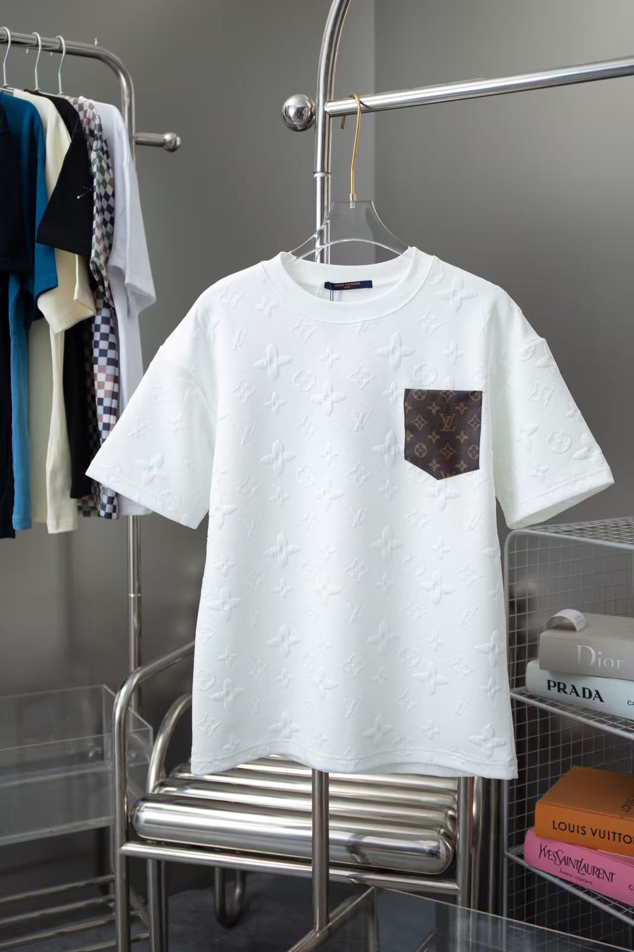 LV T Shirt Clothing