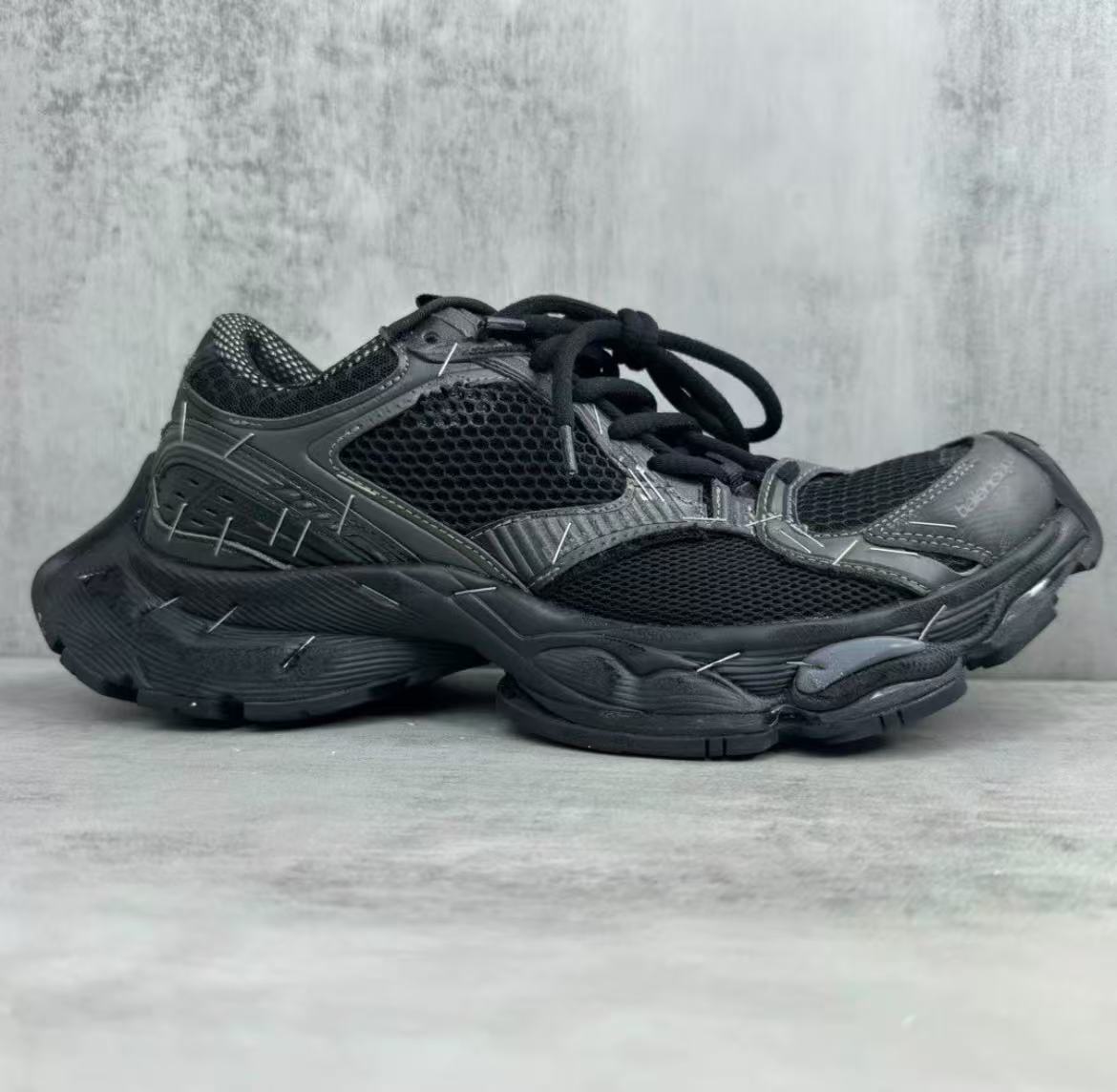 Balenciaga 14th generation rivet sneaker design style