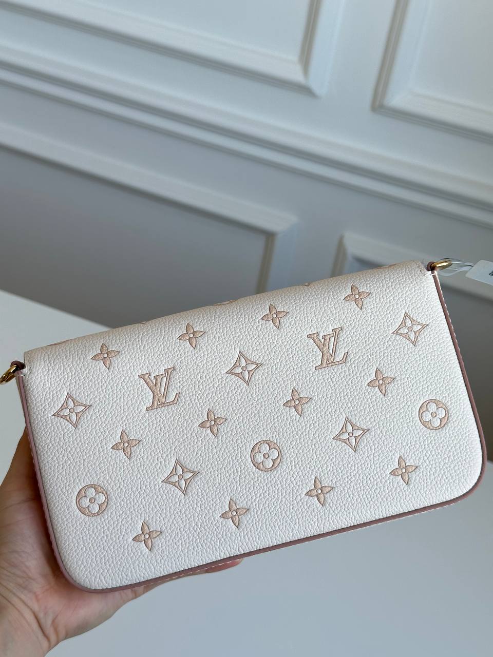 Louis Vuitton Off-White Embossed Monogram Empreinte Leather Felicie Envelope Chain Crossbody Bag