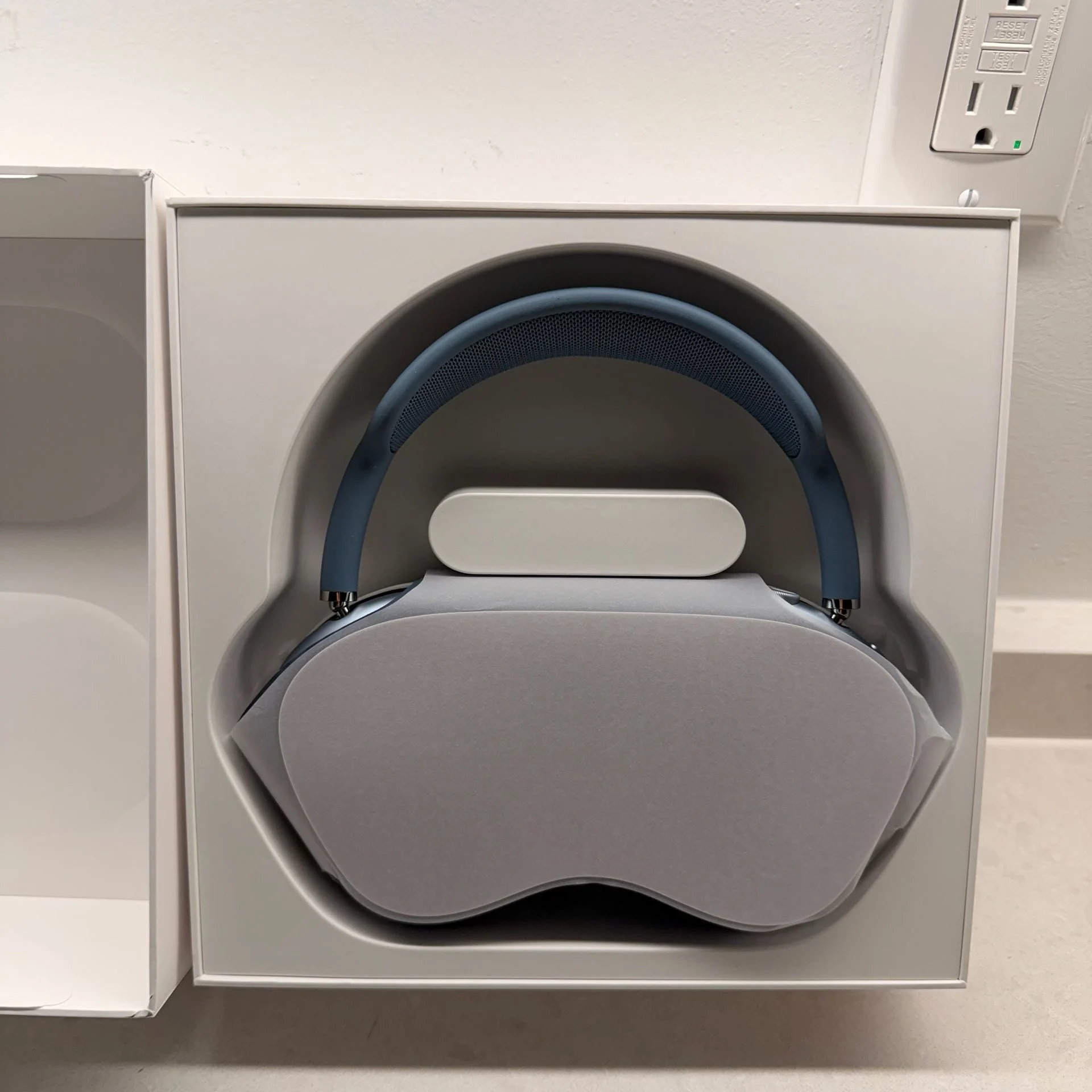 Apple AirPods Max with USB-C (2024 Model) - Z3UQ4