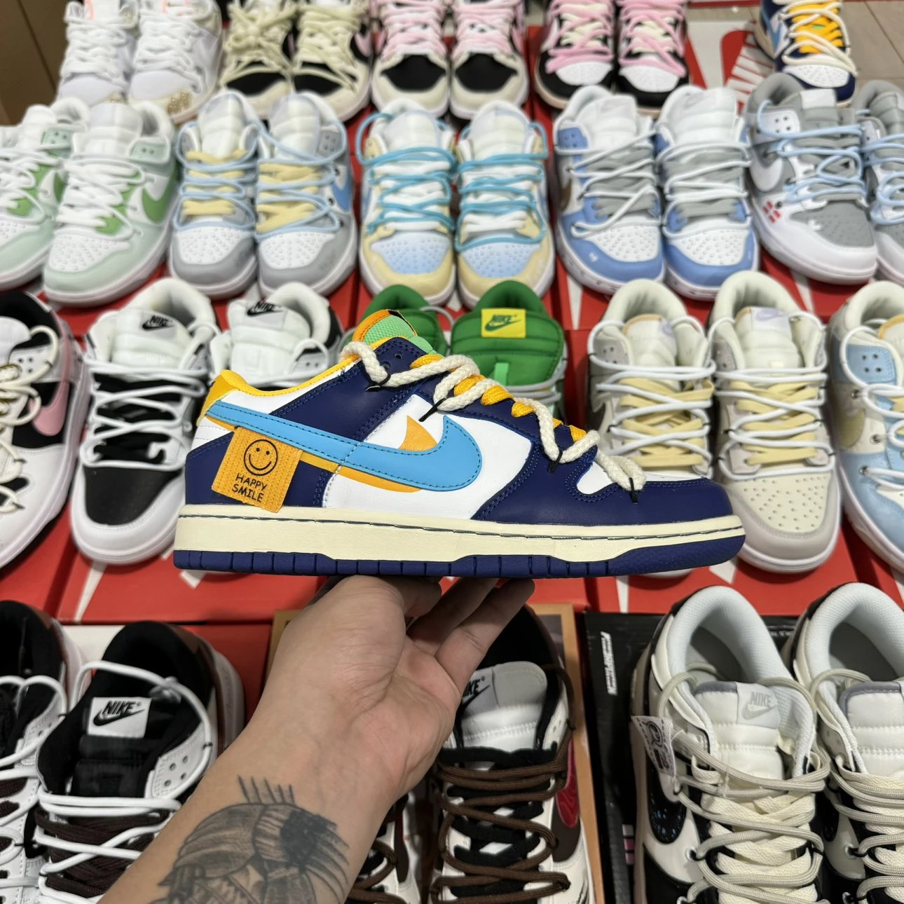 Nike SB Dunk Happy Smile Sneaker