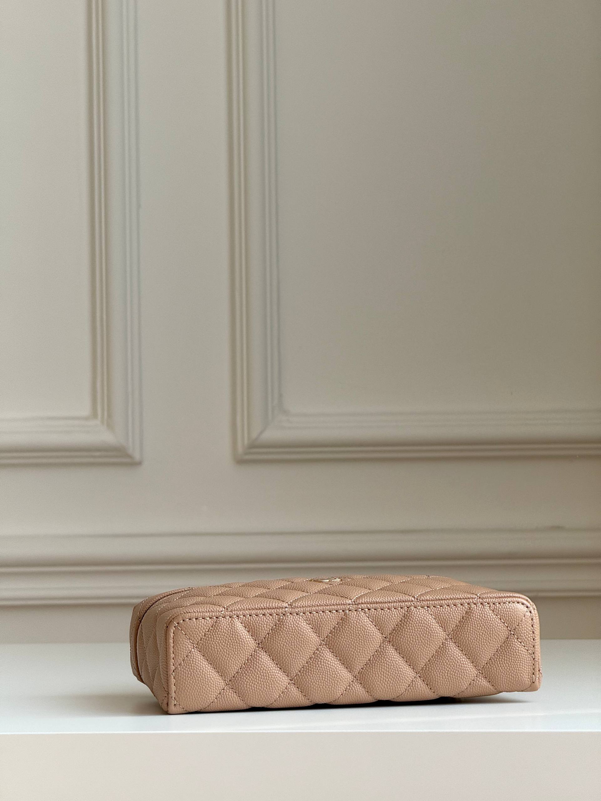 CHANEL Quilted Caviar Leather Long Vanity Case with Top Handle (Nude Beige