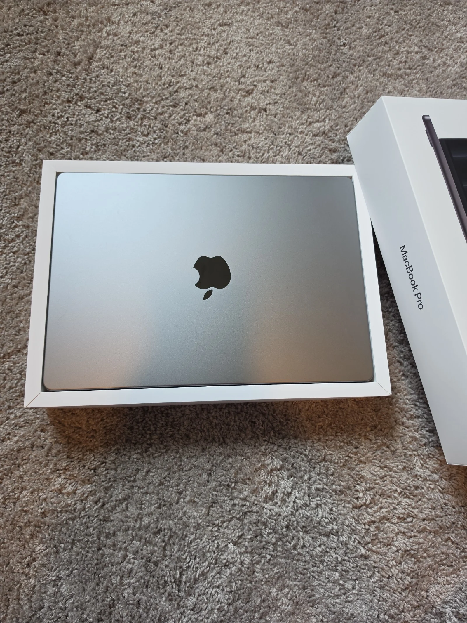 14-inch MacBook Pro - Space Gray - Apple M1 F0C9U
