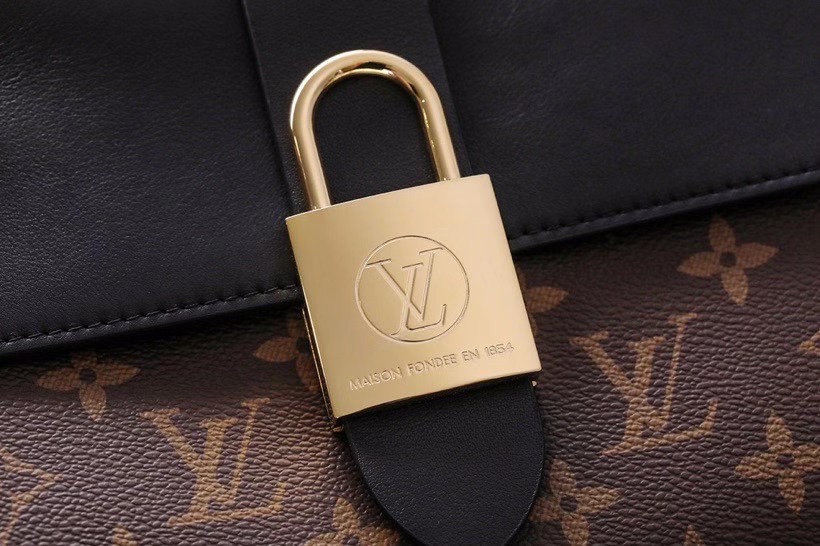 LV Locky BB Bag