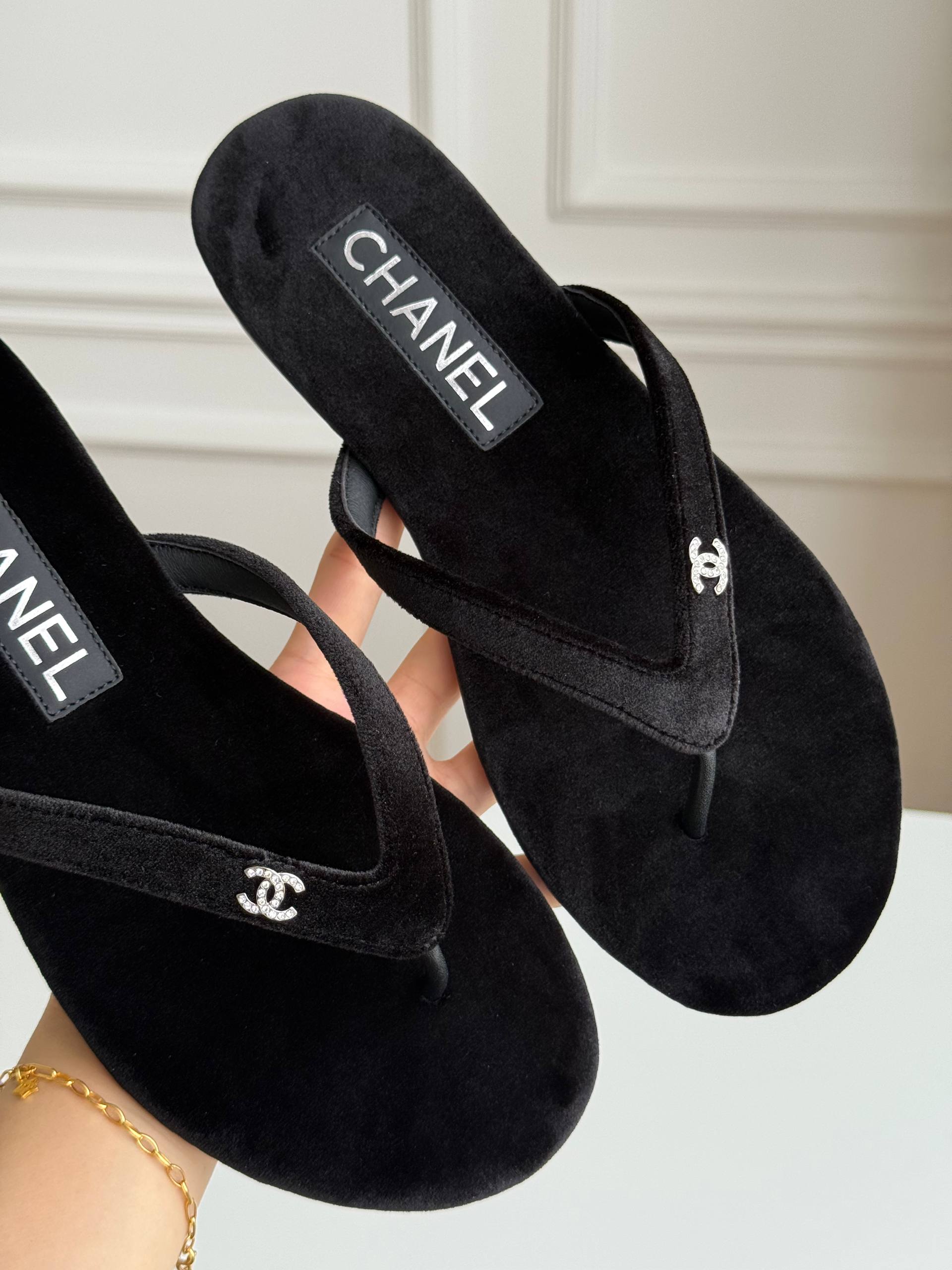 CHANEL Crystal CC Logo Black Suede Flip-Flop Sandals