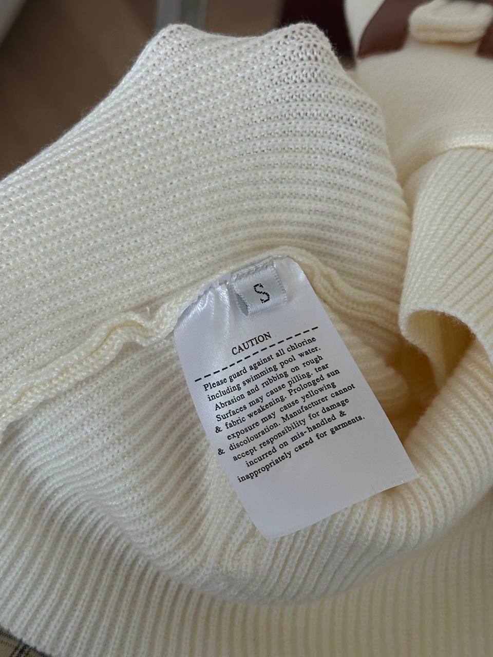 Cream White Half-Zip Collar Knit Cardigan With Brown Leather H Logo Dual Pockets
