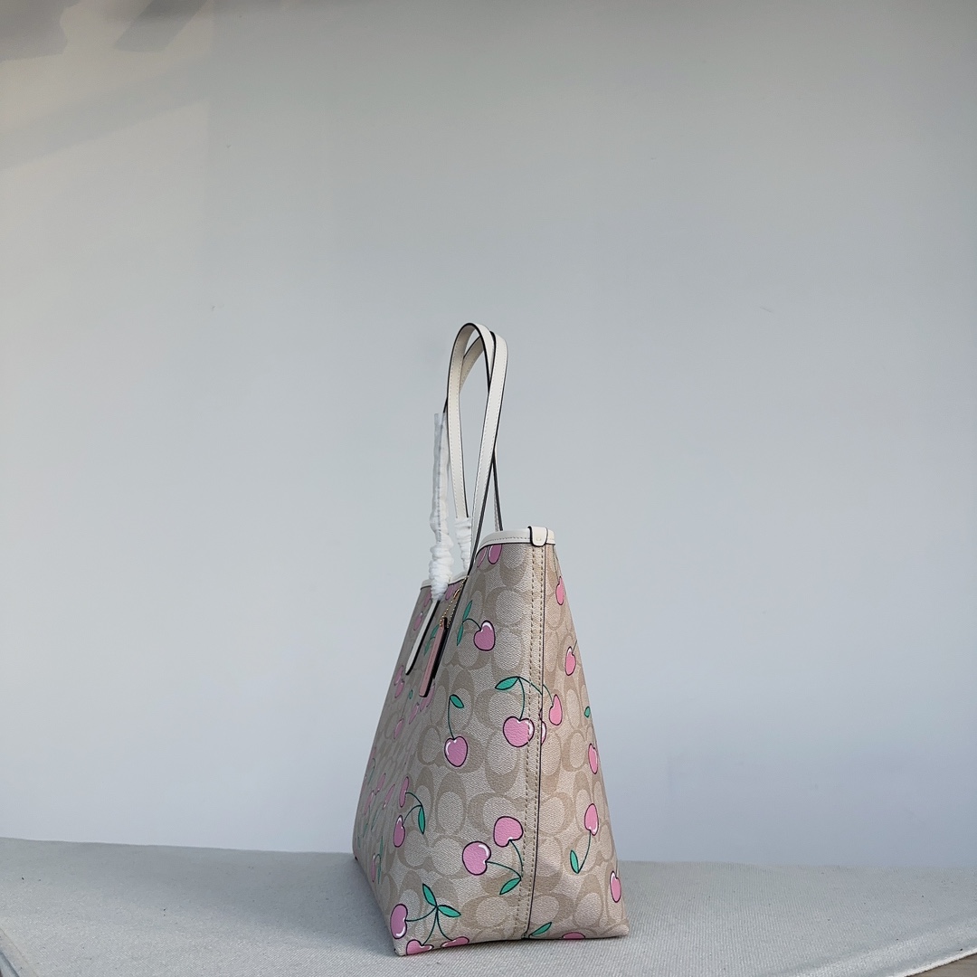 Women Handbag CF444 City Tote Bag In Signature Canvas With Heart Cherry Print
