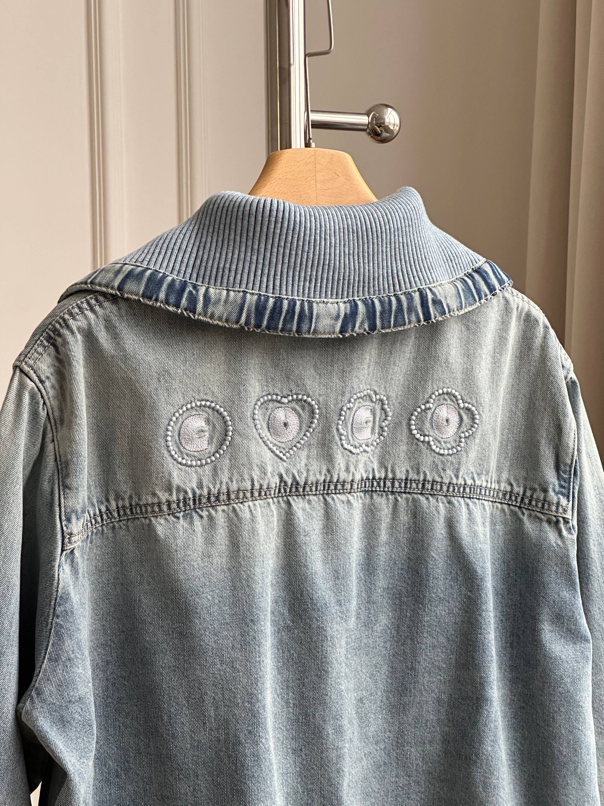 Chanel Heart CC Embroidery Rib Collar Washed Denim Jacket