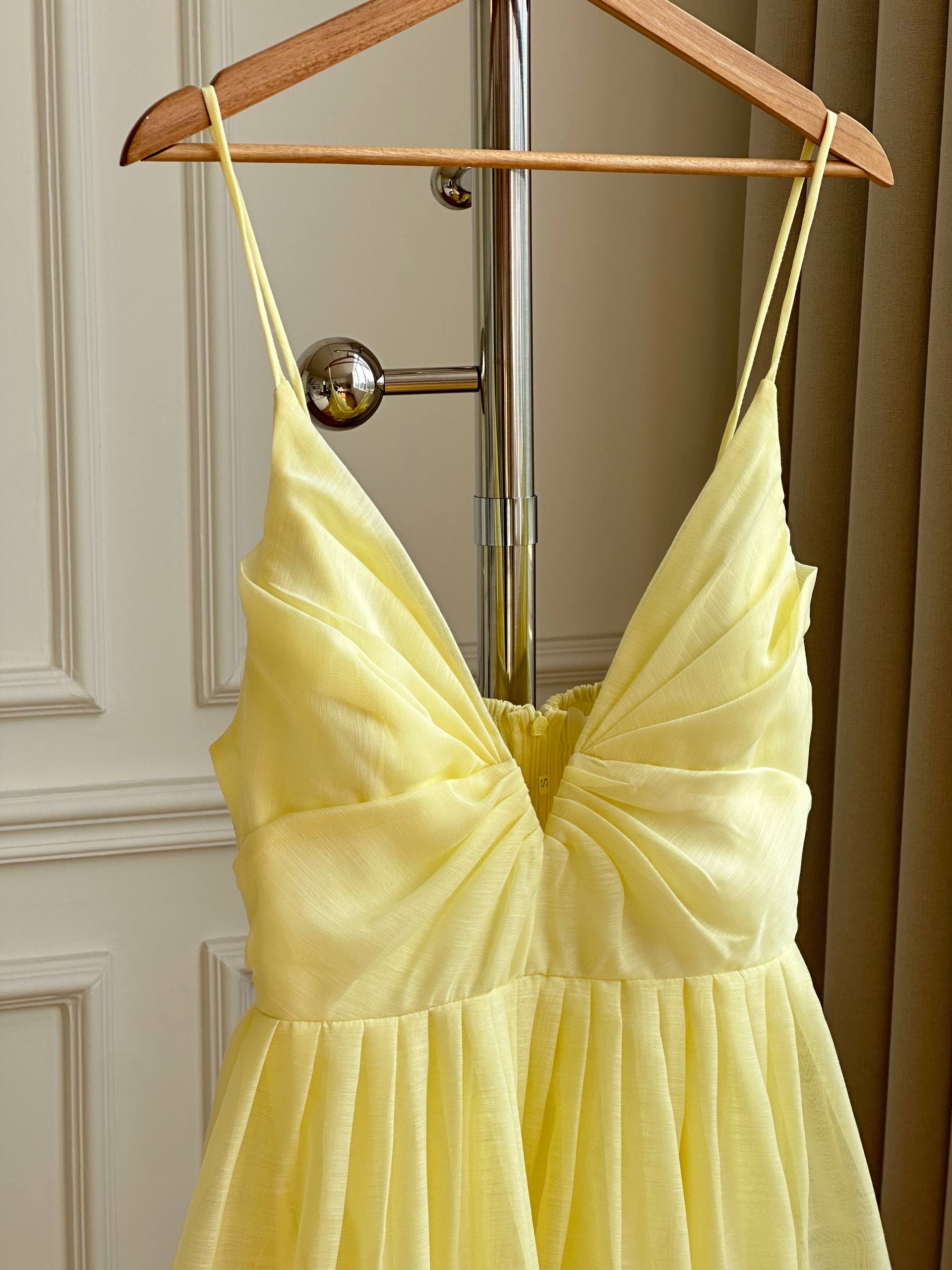 Cream yellow V-neck camisole puff dress