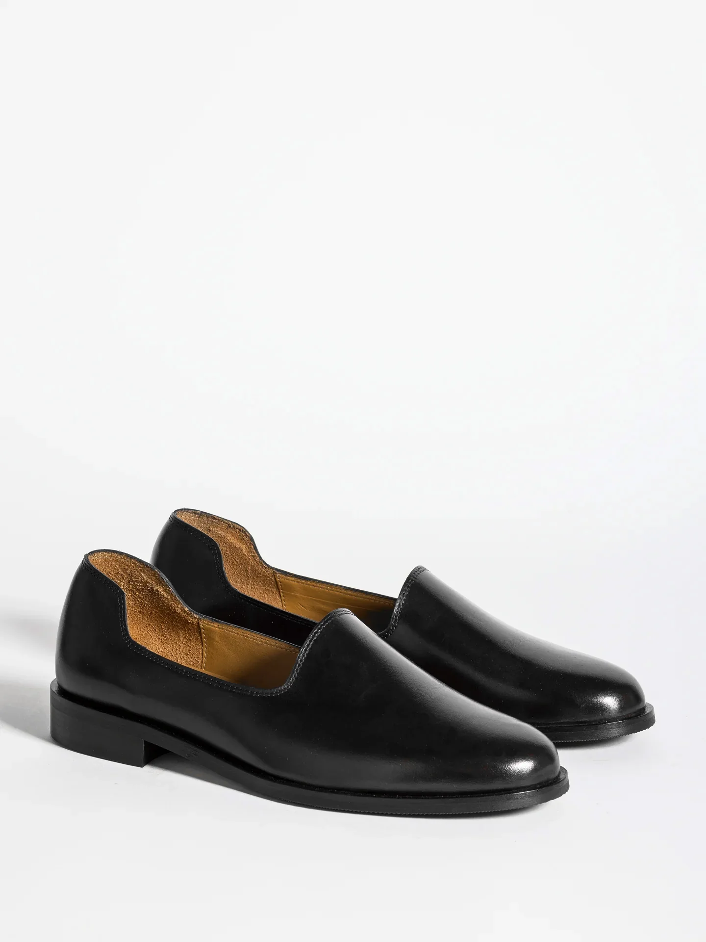 SLIM BLACK LEATHER