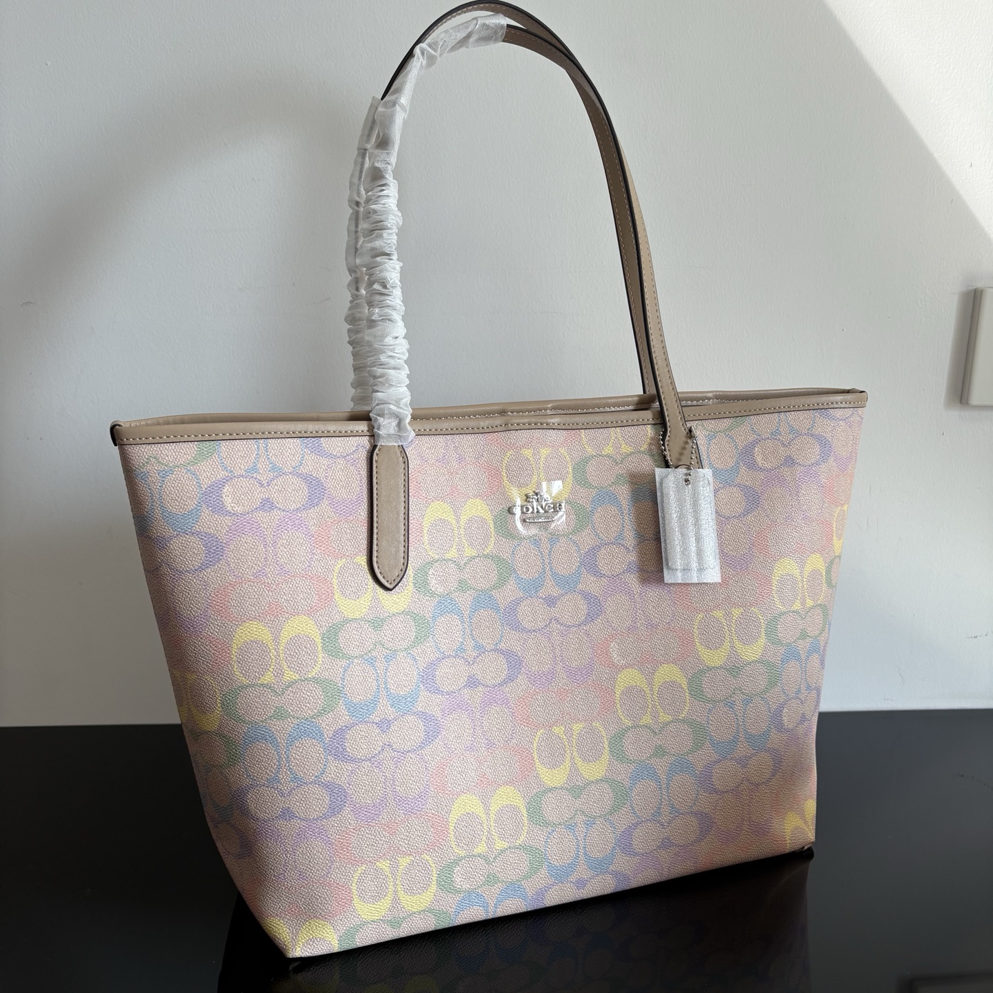 Women Handbag CDA93 City Tote Bag In Rainbow Signature Canvas
