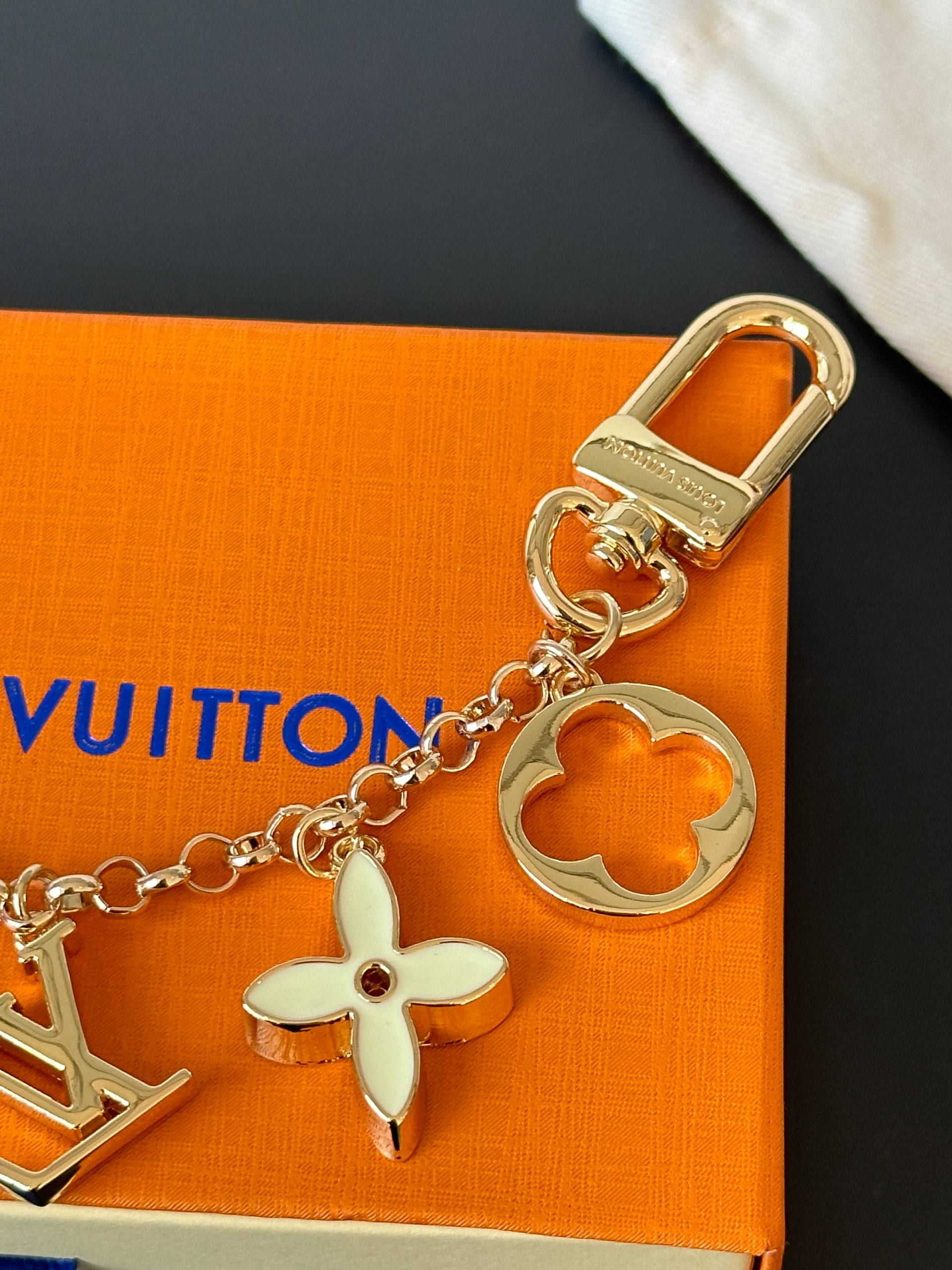 Louis Vuitton Blooming Flowers