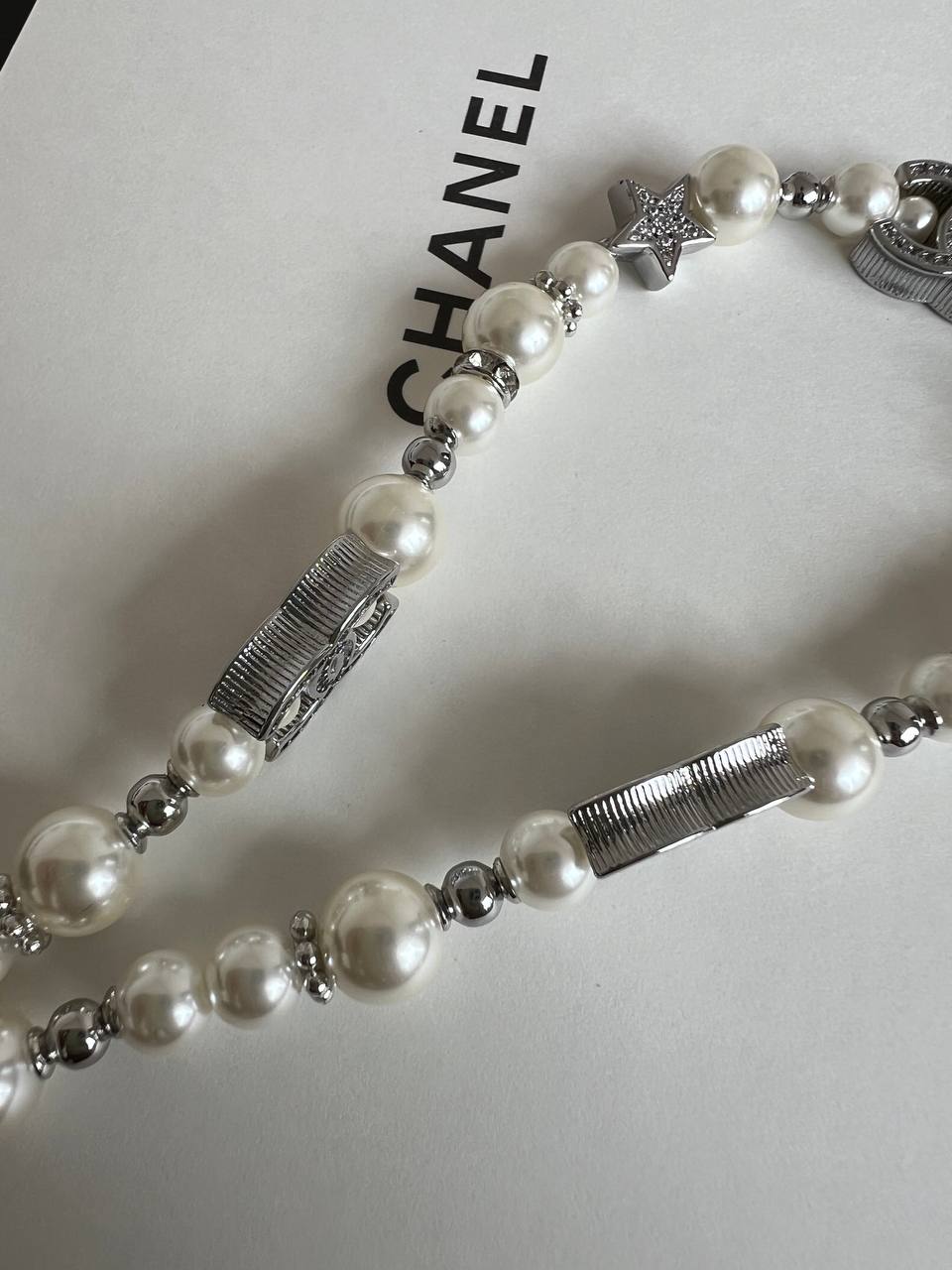 Chanel Silver Crystal Interlocking CC Graduated Pearl Star Adjustable Choker Necklace
