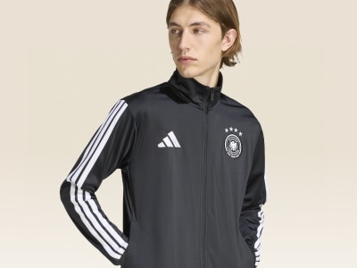 TRAININGSANZÜG E
