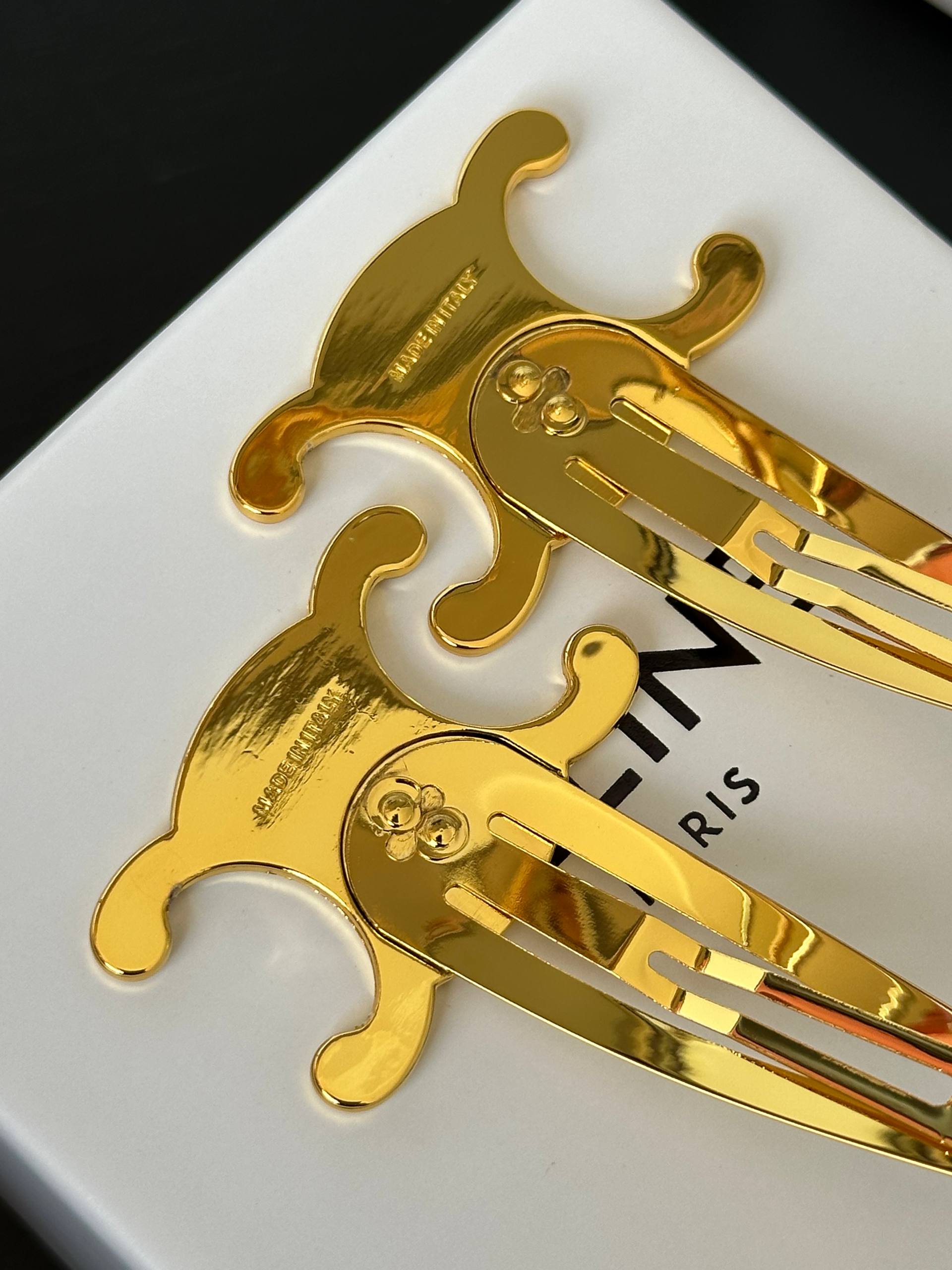 Triomphe Set of 2 Snap Hair Clips in Brass with Gold Finish and Steel