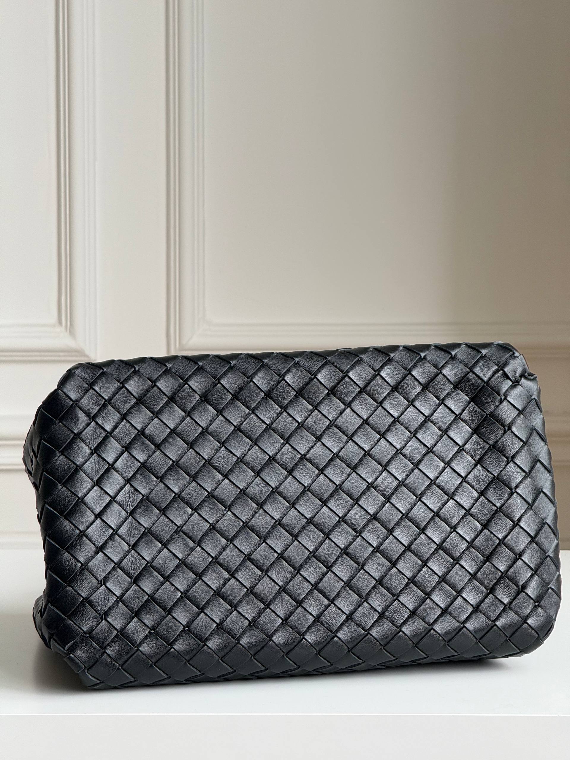 Bottega Veneta Andiamo Medium Intrecciato Leather Tote Bag