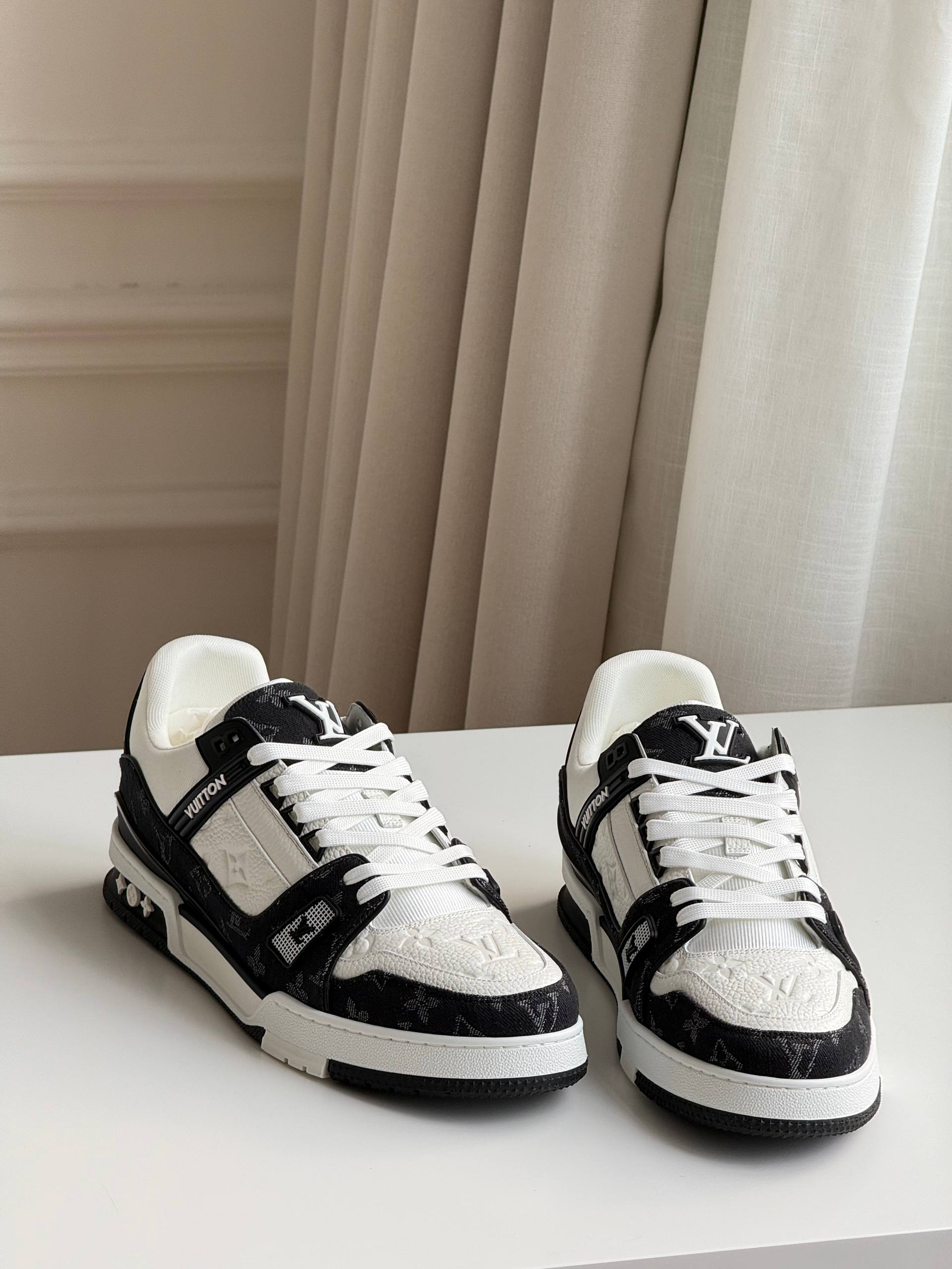 Louis Vuitton Trainer Low-Top Sneakers in Black and White Monogram Patchwork