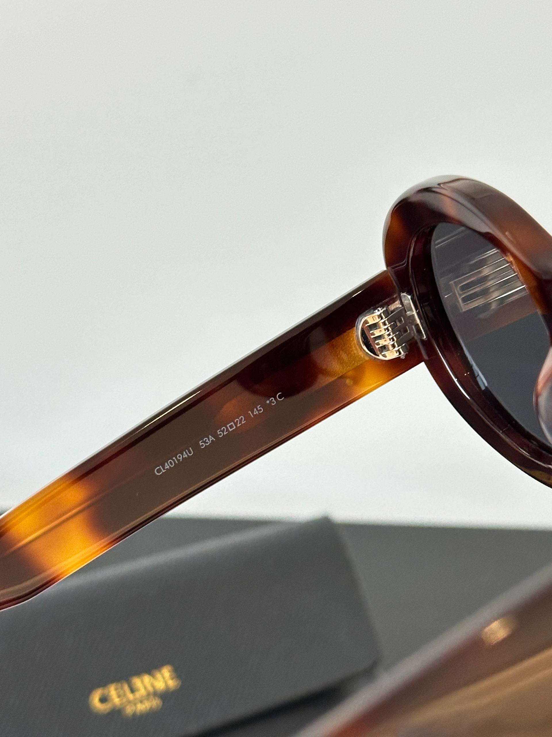 CELINE Triomphe Oval Cat-Eye Sunglasses