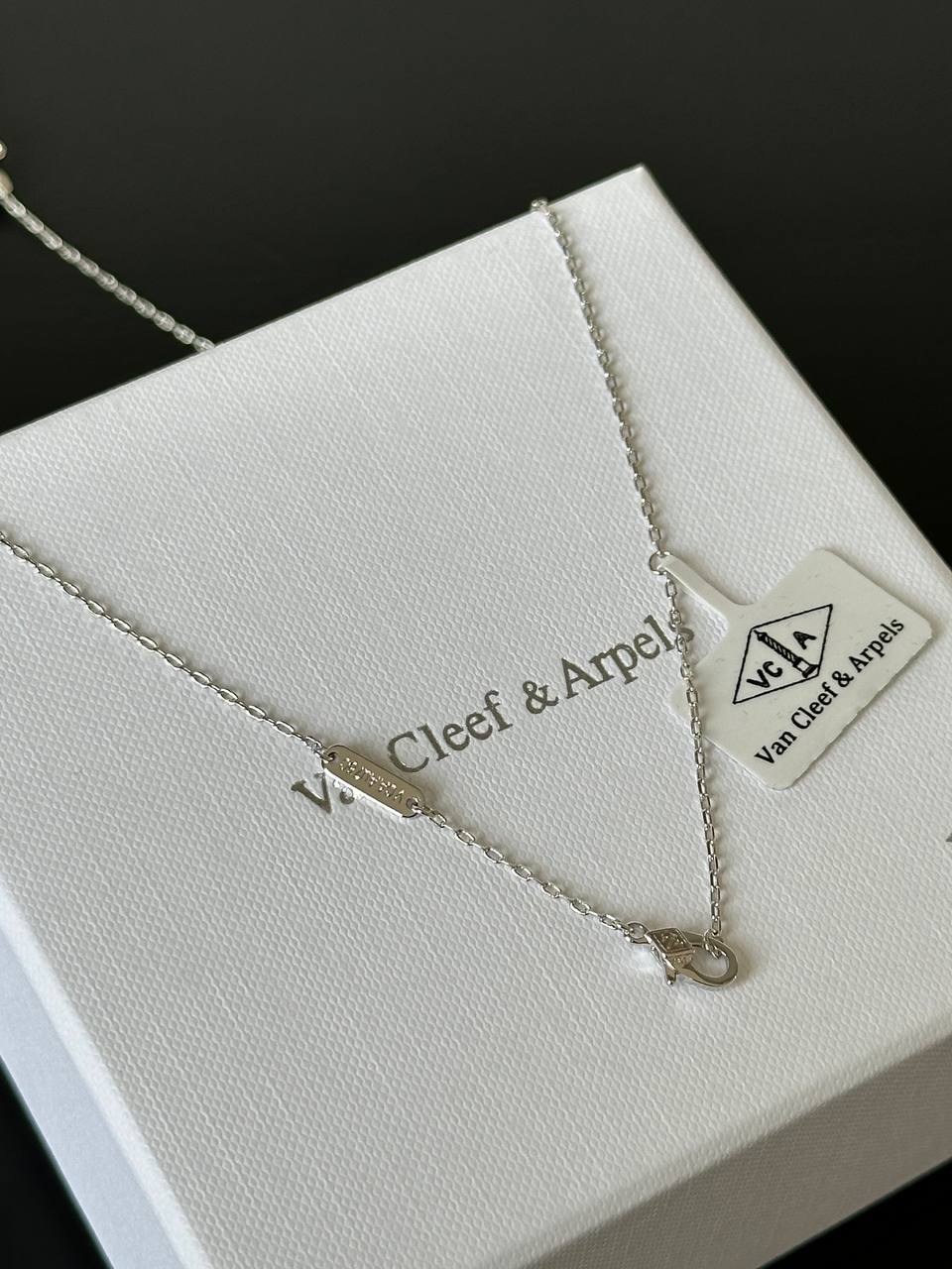Van Cleef & Arpels Lotus Pendant, 3 Flowers