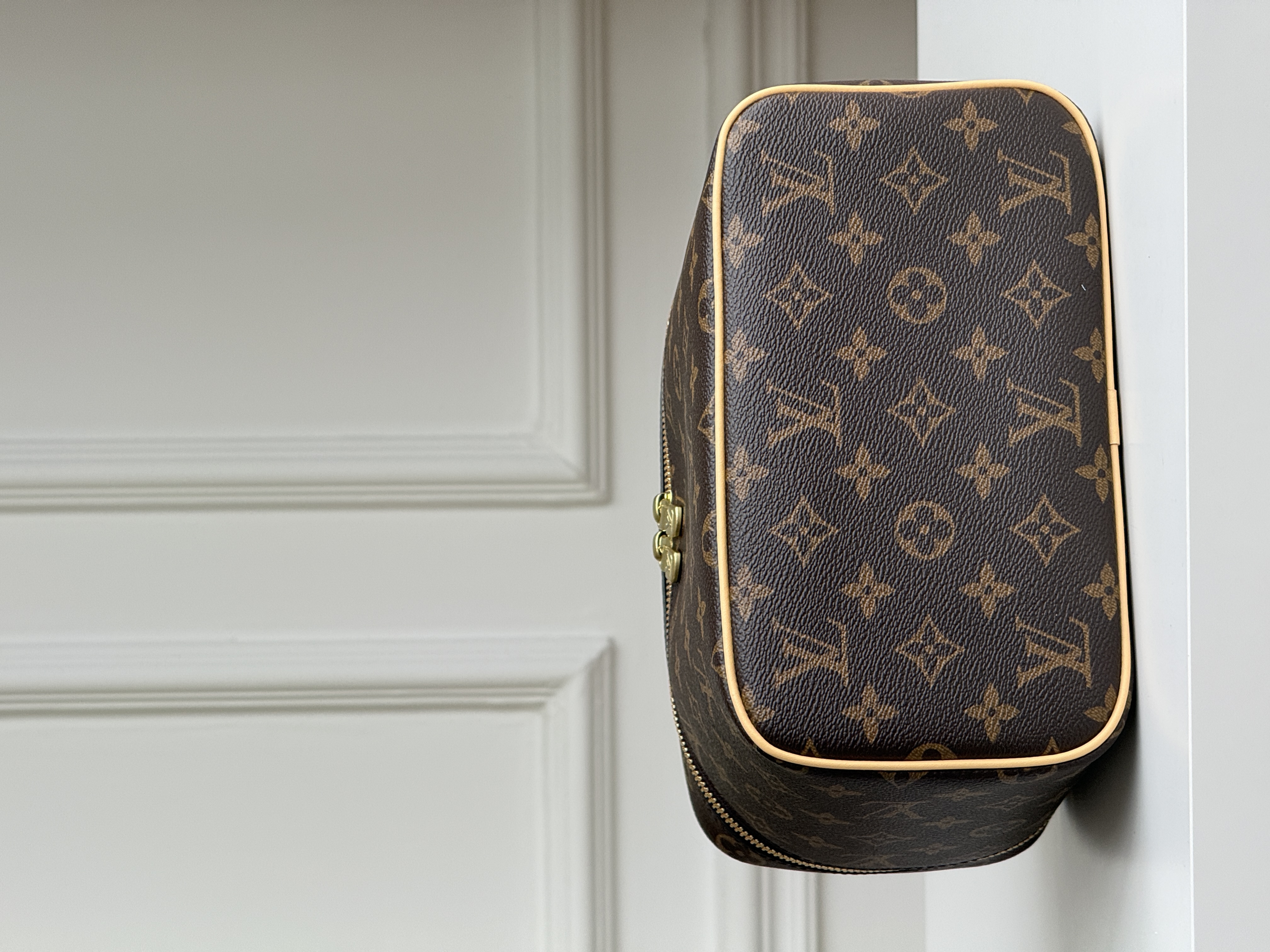 Louis Vuitton Monogram Handheld Vanity Cosmetic Case