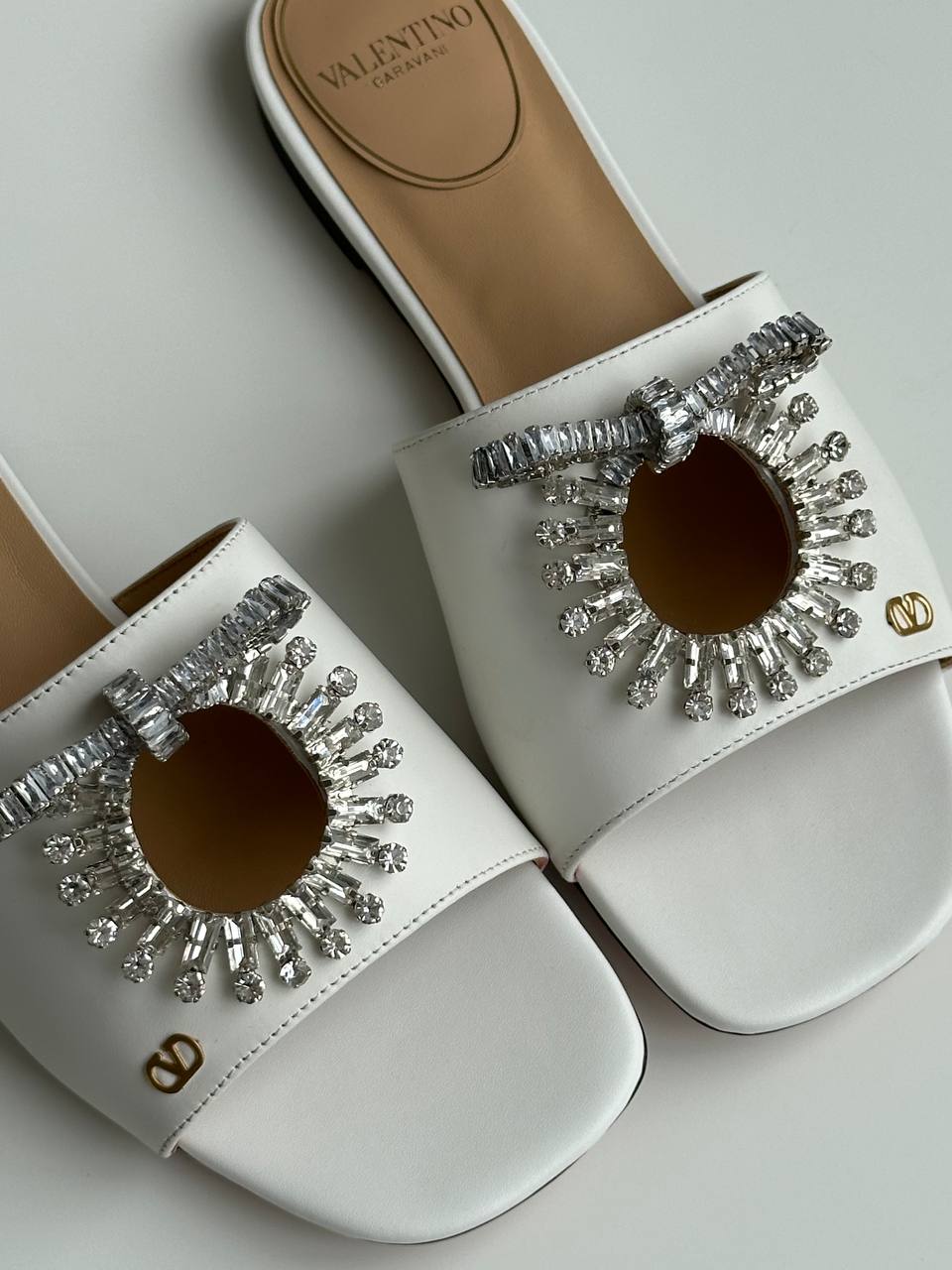 Valentino White Smooth Calfskin Crystal Sun Ring Bow Flat Slide Sandals
