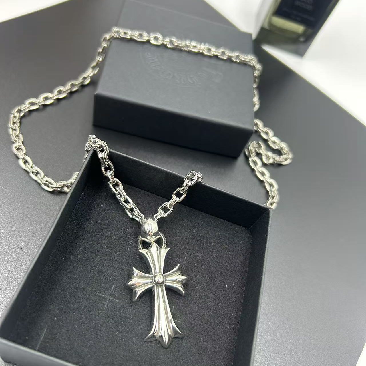 CHROME HEARTS CLASSIC CROSS PENDANT NECKLACE