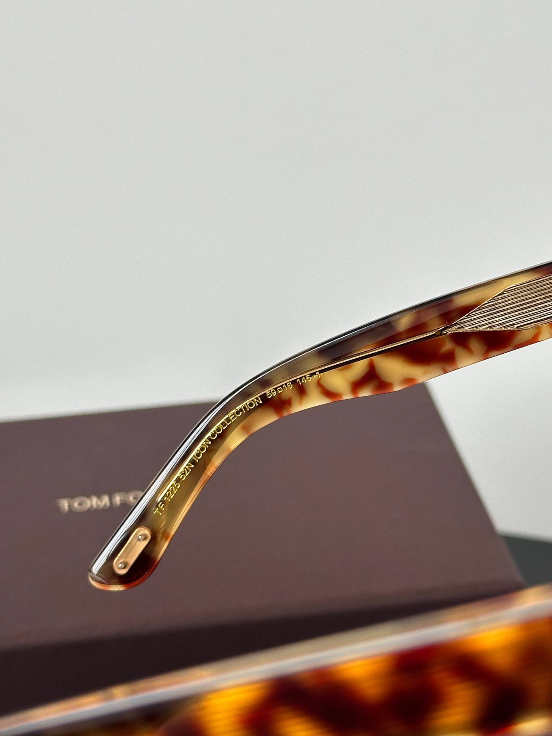 Tom Ford Square Sunglasses with Tortoiseshell Frame