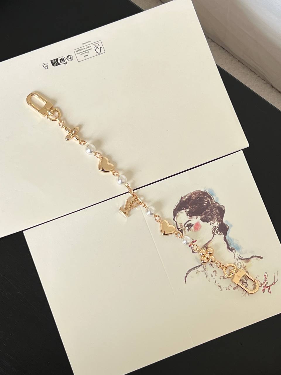 Louis Vuitton Heart & Flower Pearl Metal Chain Necklace