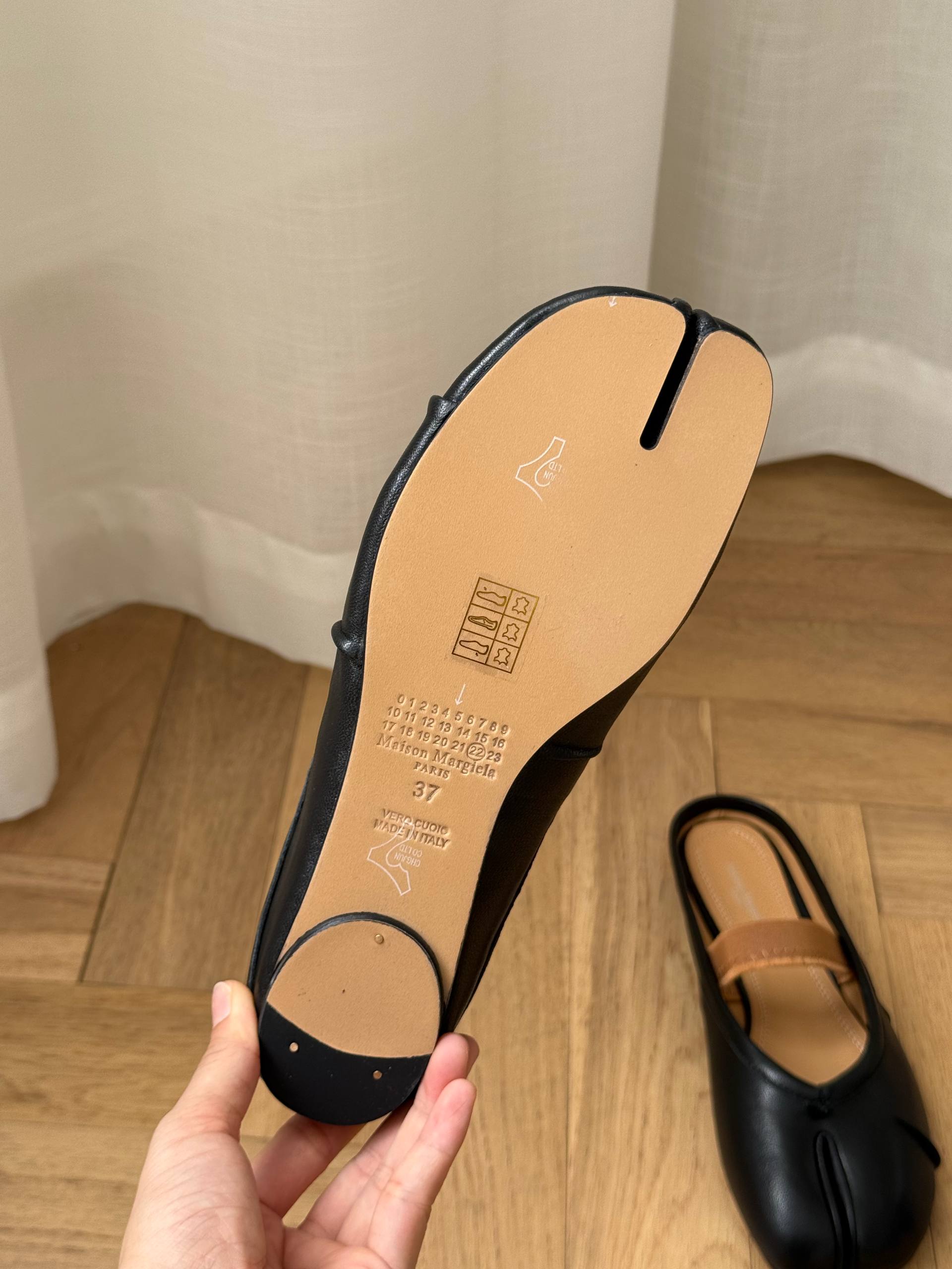 Maison Margiela Tabi Split-Toe Strap Mule Slippers