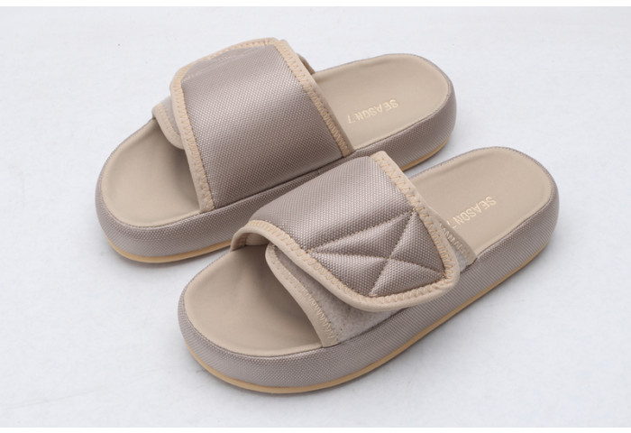 Yeezy Slide 6