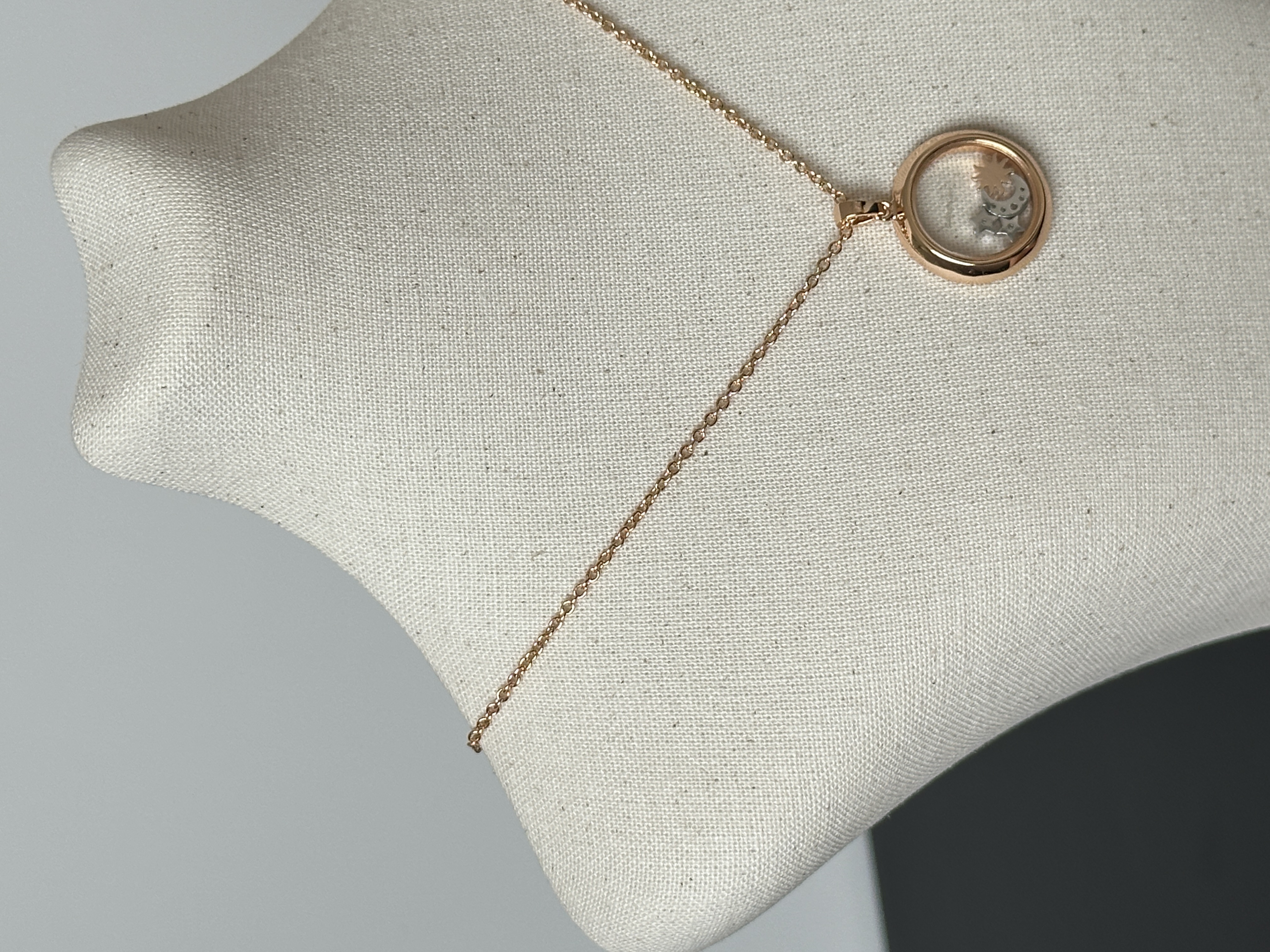 Sun & Moon Two-tone Round Pendant Thin Clavicle Necklace