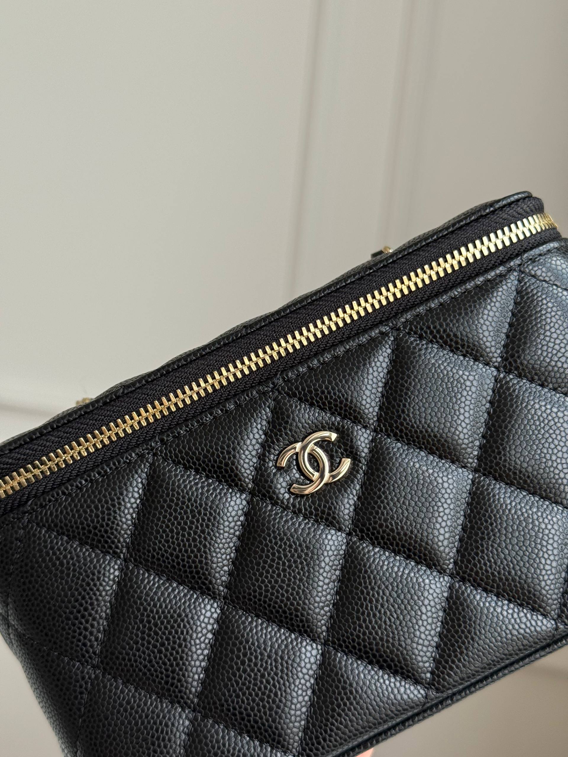 Classic Caviar Quilted Rectangular Chain Makeup Bag of Chanel
