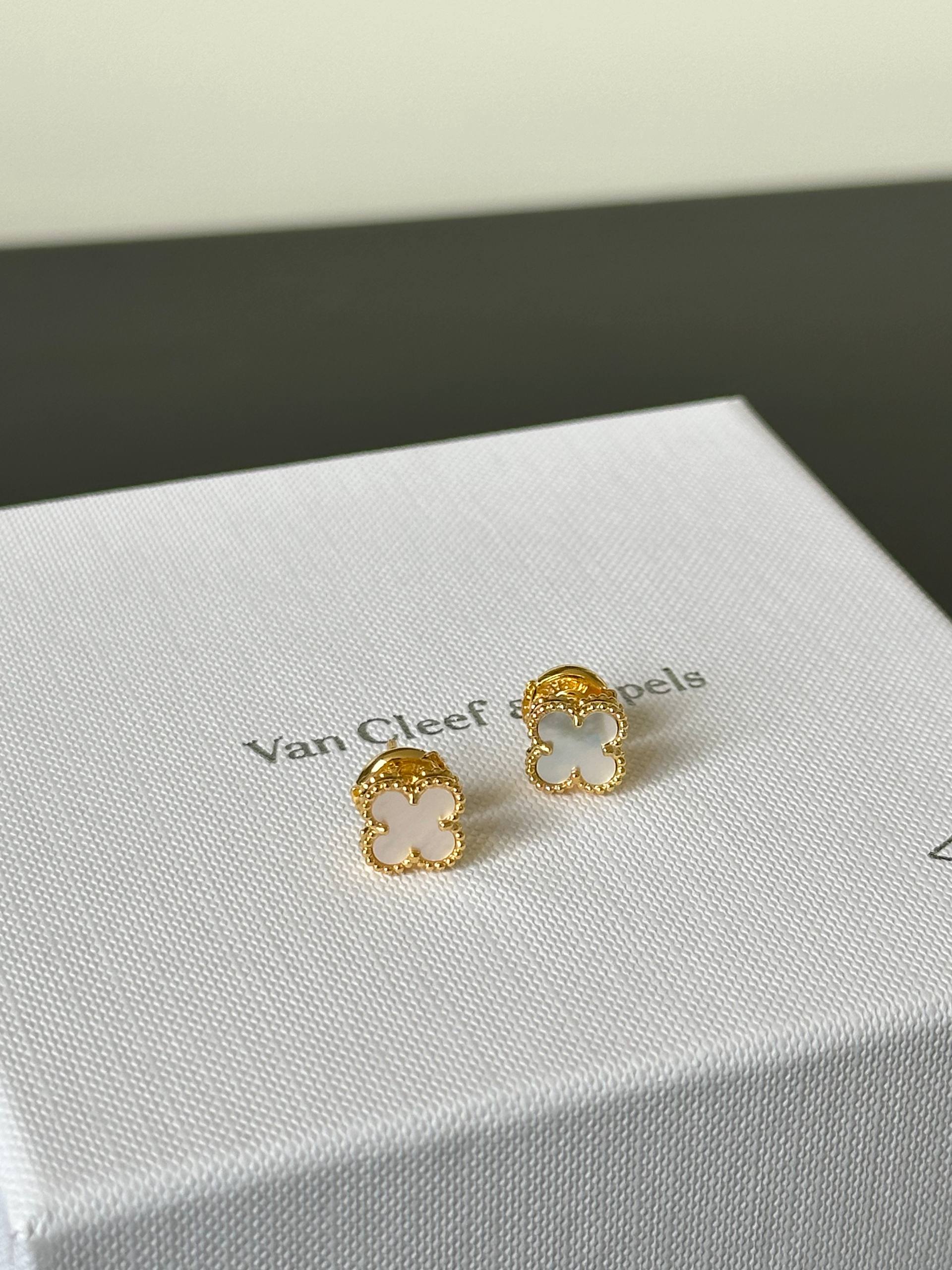 Van Cleef & Arpels Sweet Alhambra