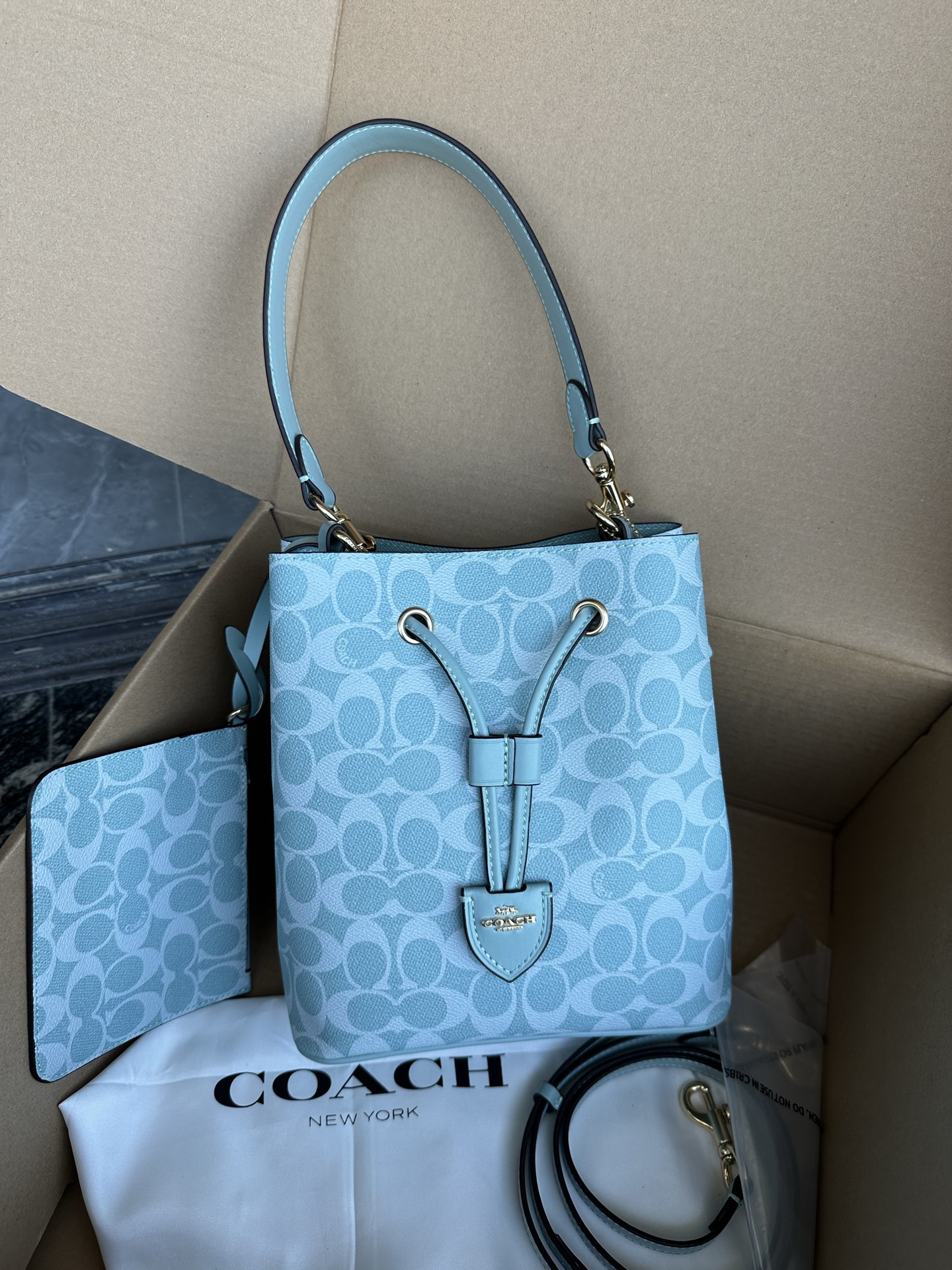 Women Handbag CEZ36 Rowan Bucket Bag In Signature Canvas
