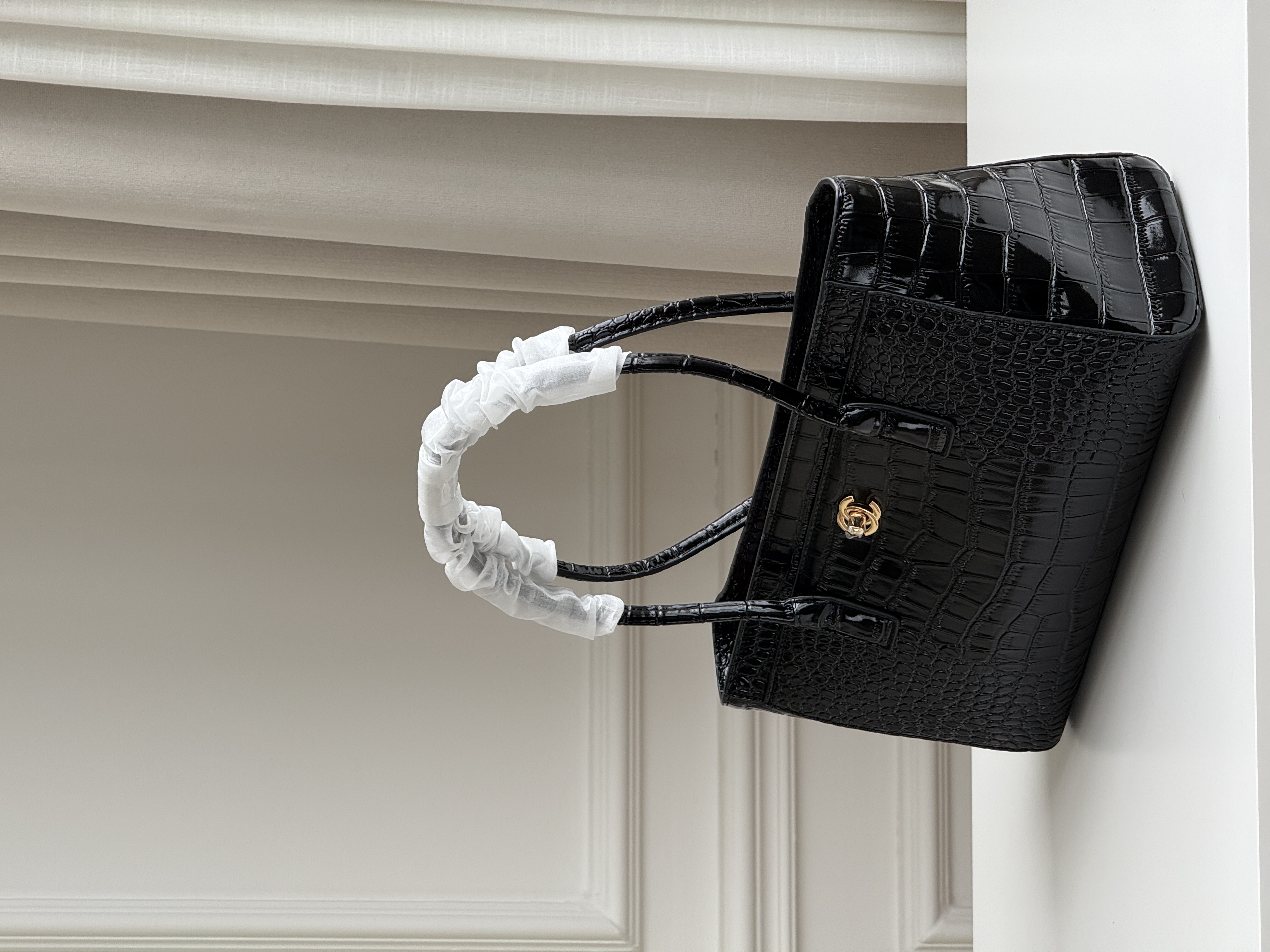 CHANEL 26S Crocodile Embossed Calfskin Tote Shopping Bag