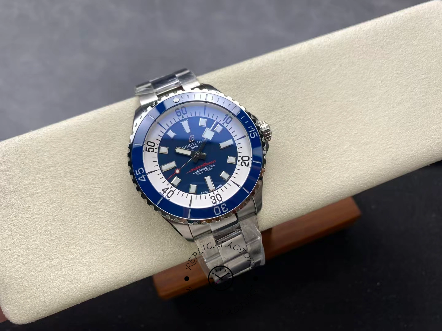 Breitling Superocean Replica A17375E71C1A1 Automatic Men's Diving Watch