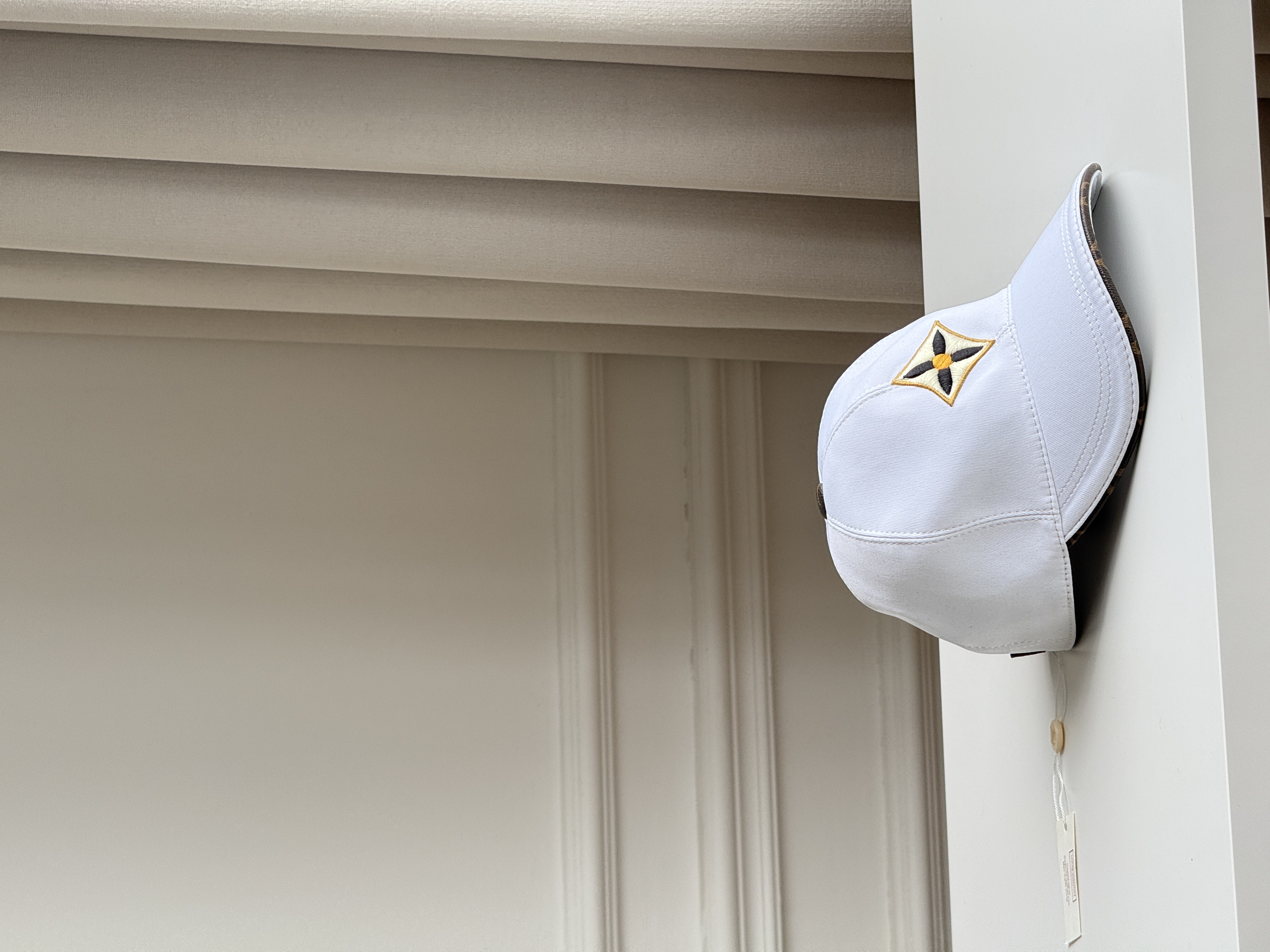 Louis Vuitton White Diamond Four-Leaf Embroidery Monogram Trim Baseball Cap