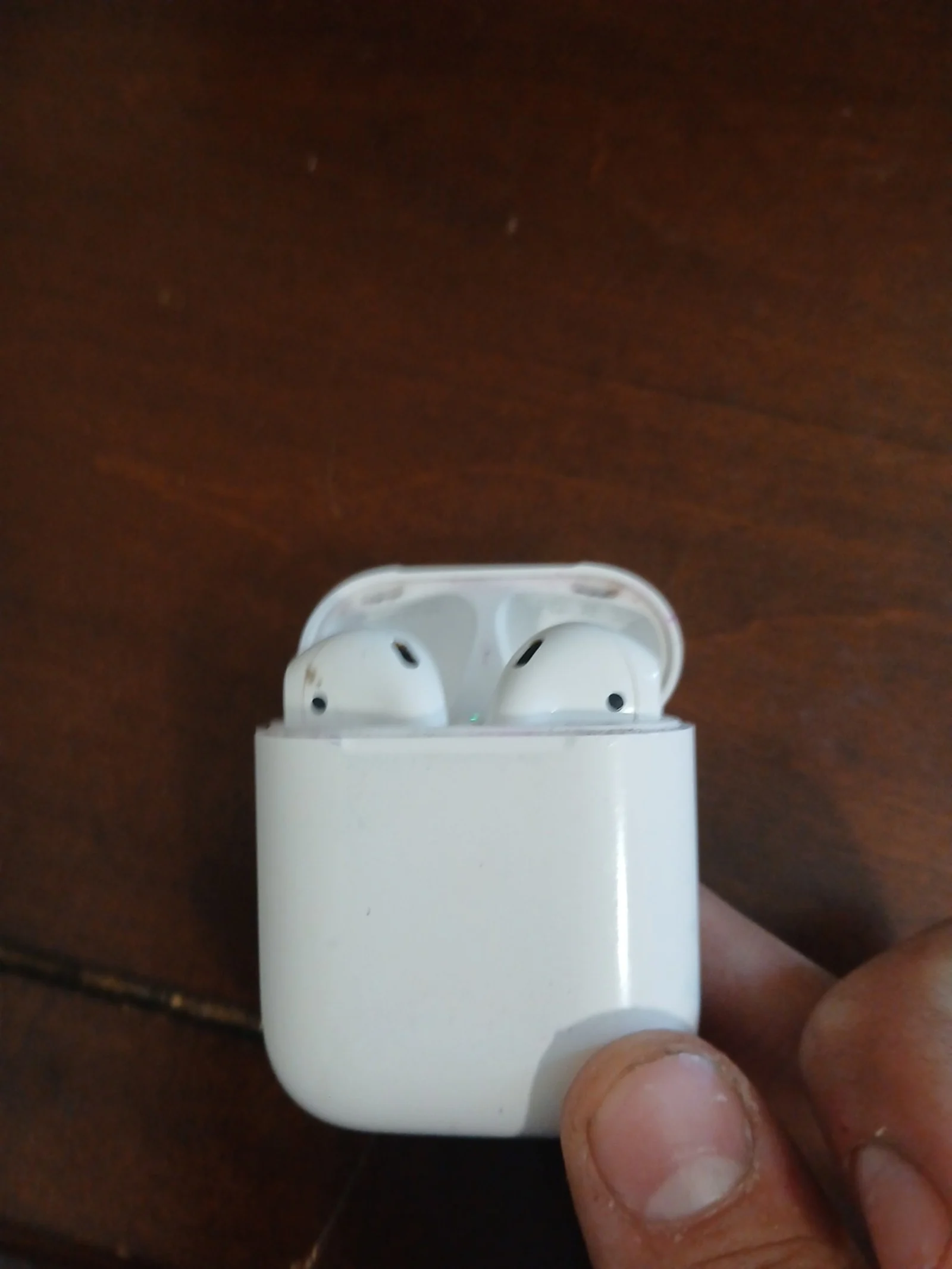 IPhone 16 pro max will add gen 1 airpods 0Y5EL