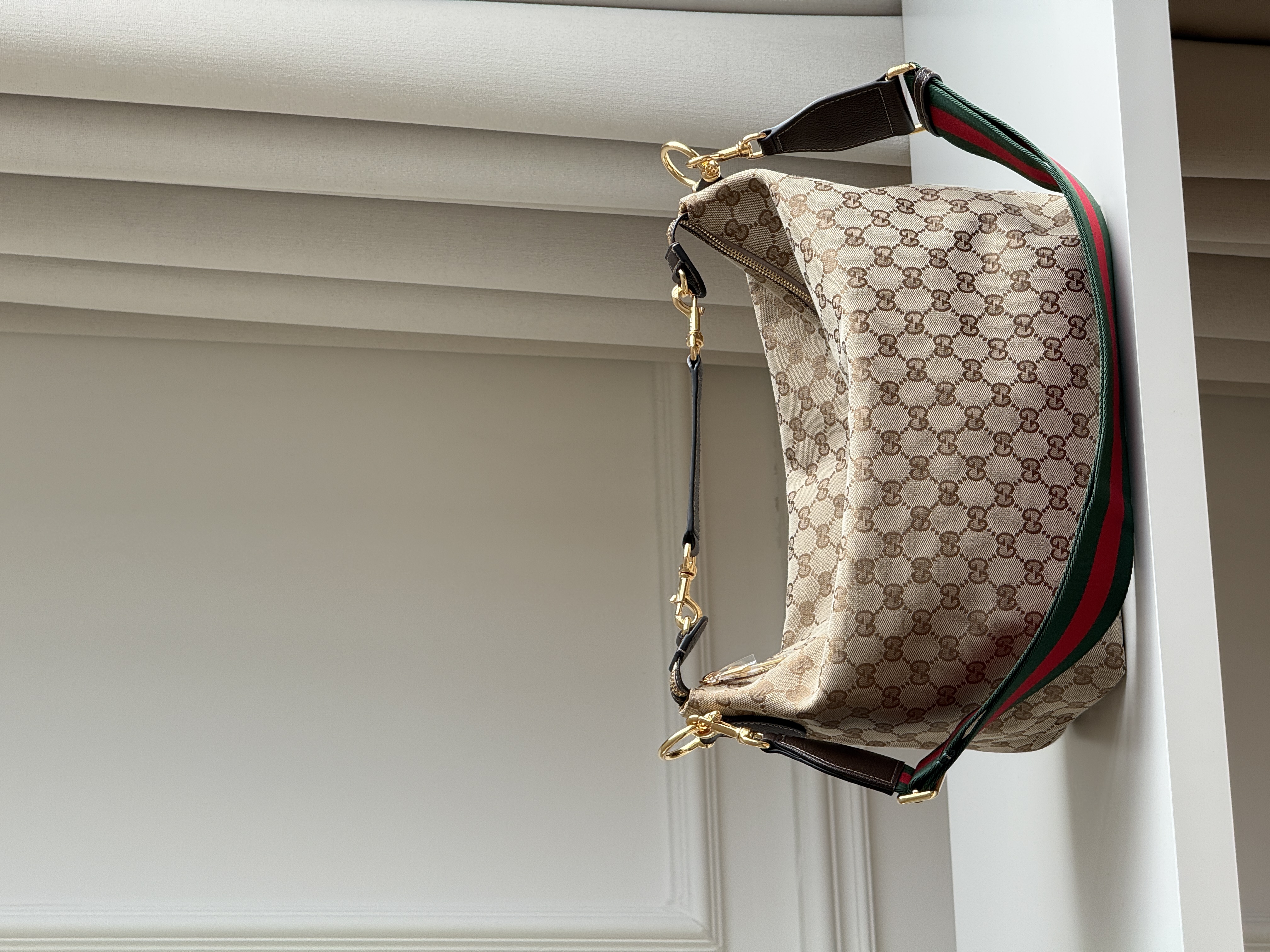Gucci GG Supreme Canvas Hobo Underarm Tote Bag
