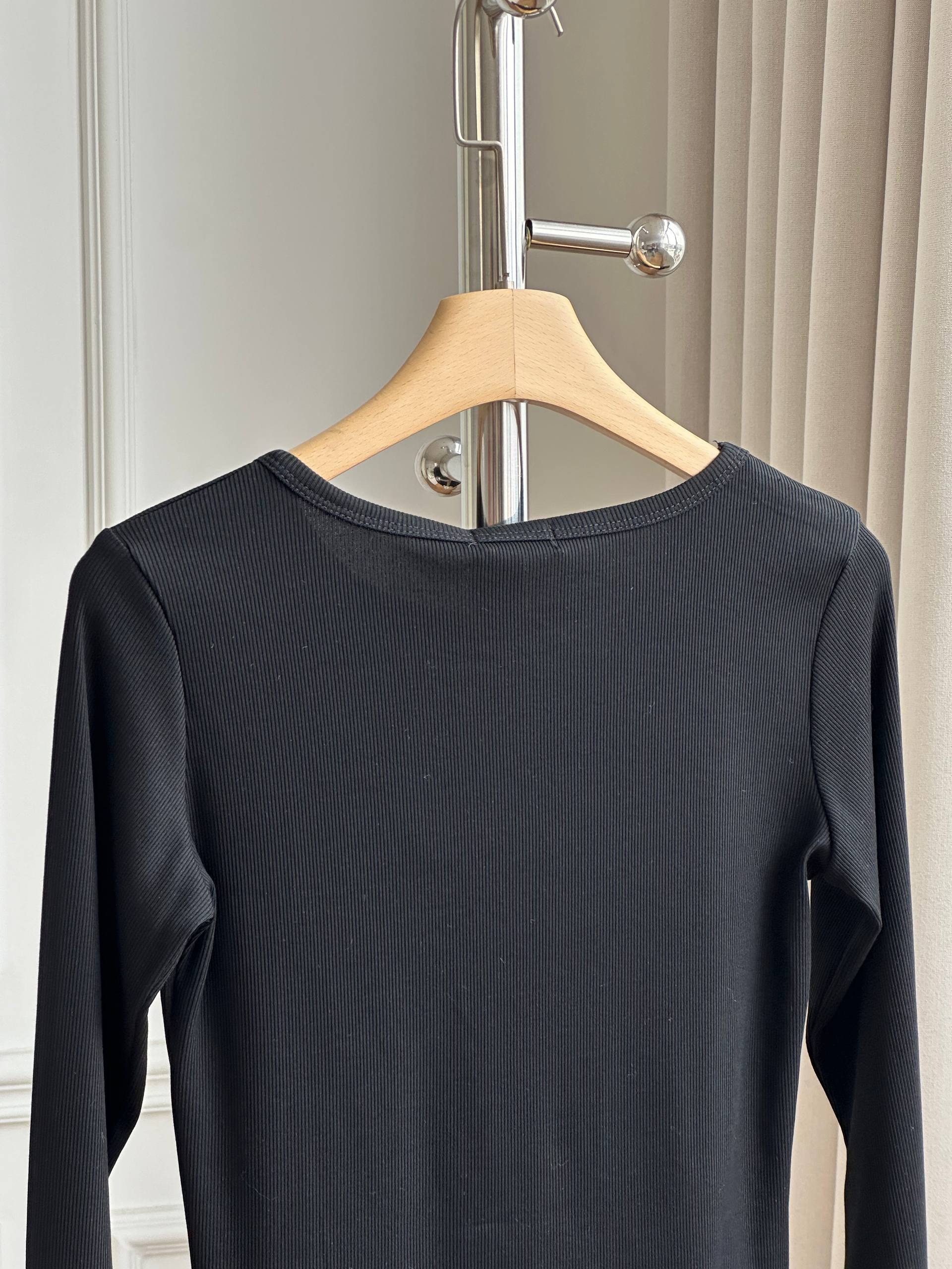 CHANEL Logo Print Ribbed Fitted Long-Sleeve T-Shirt