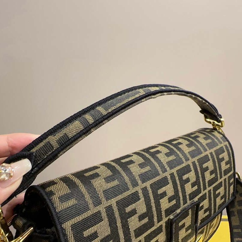 FENDI BAGUETTE BROWN 27CM